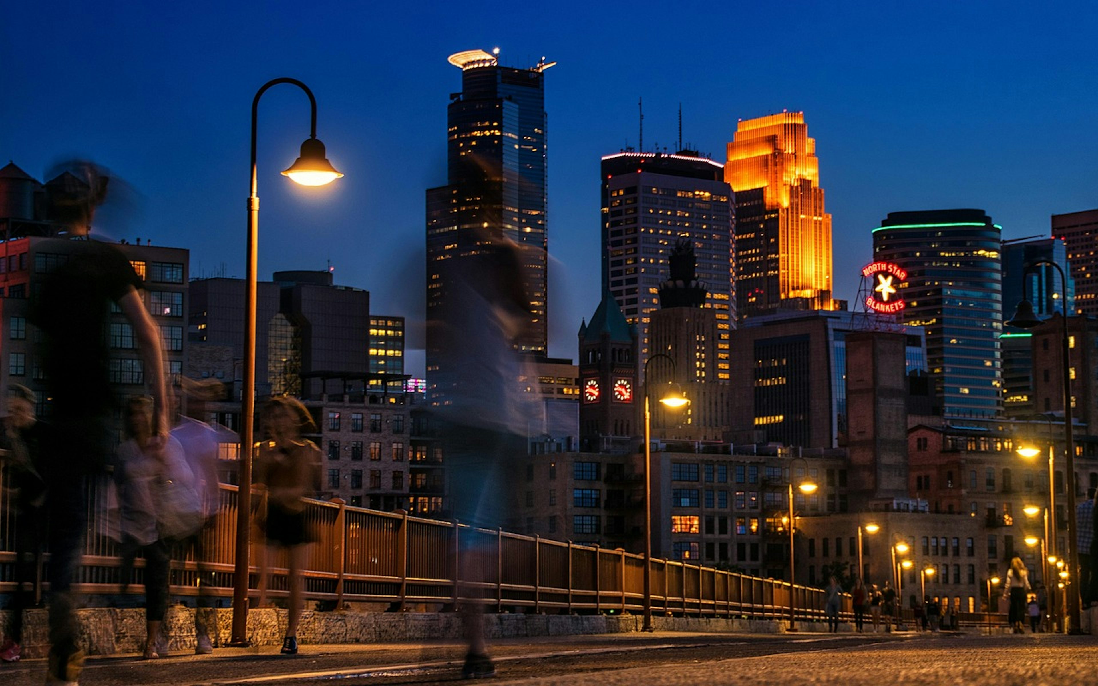 Ghost tours in Minneapolis