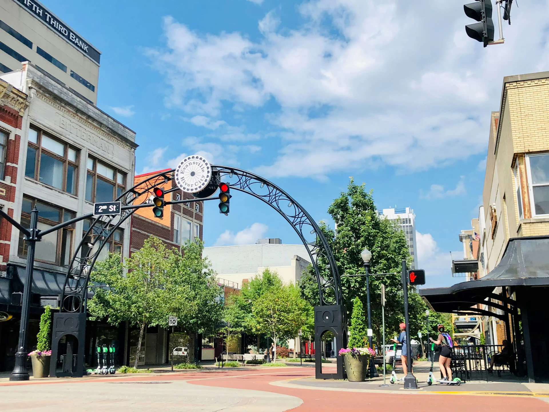 Walking tours in Evansville, IN