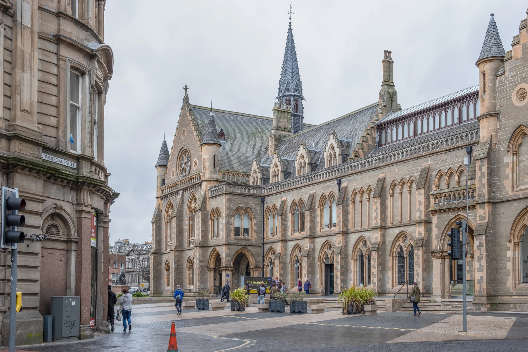 Walking tours in Dundee