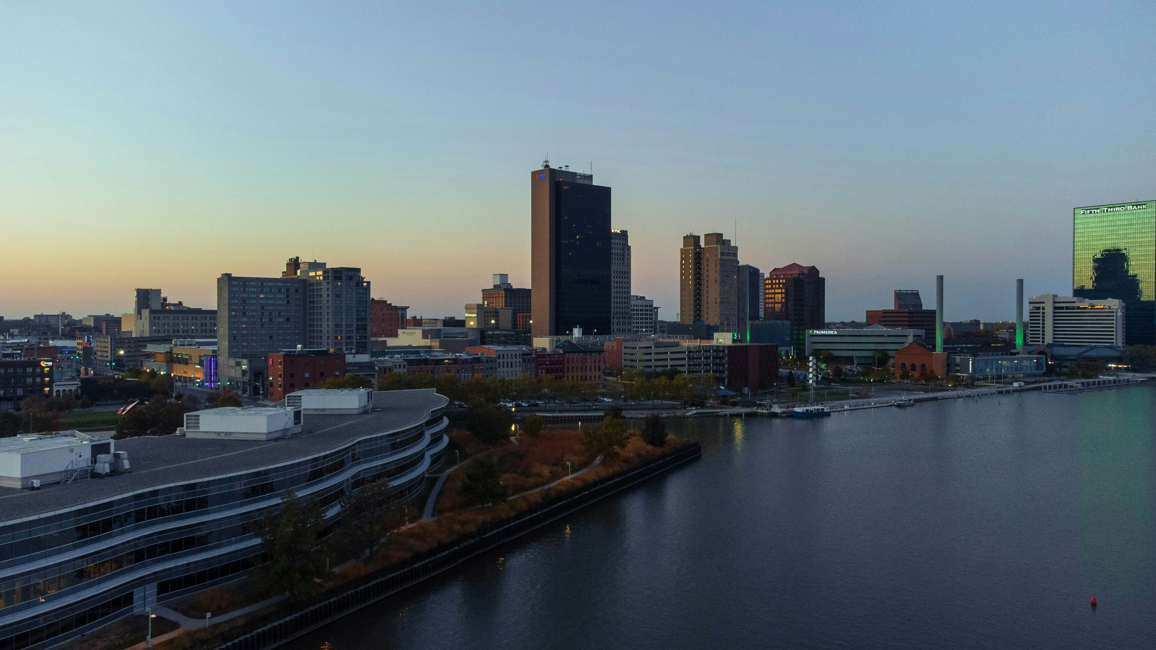 Toledo, OH image