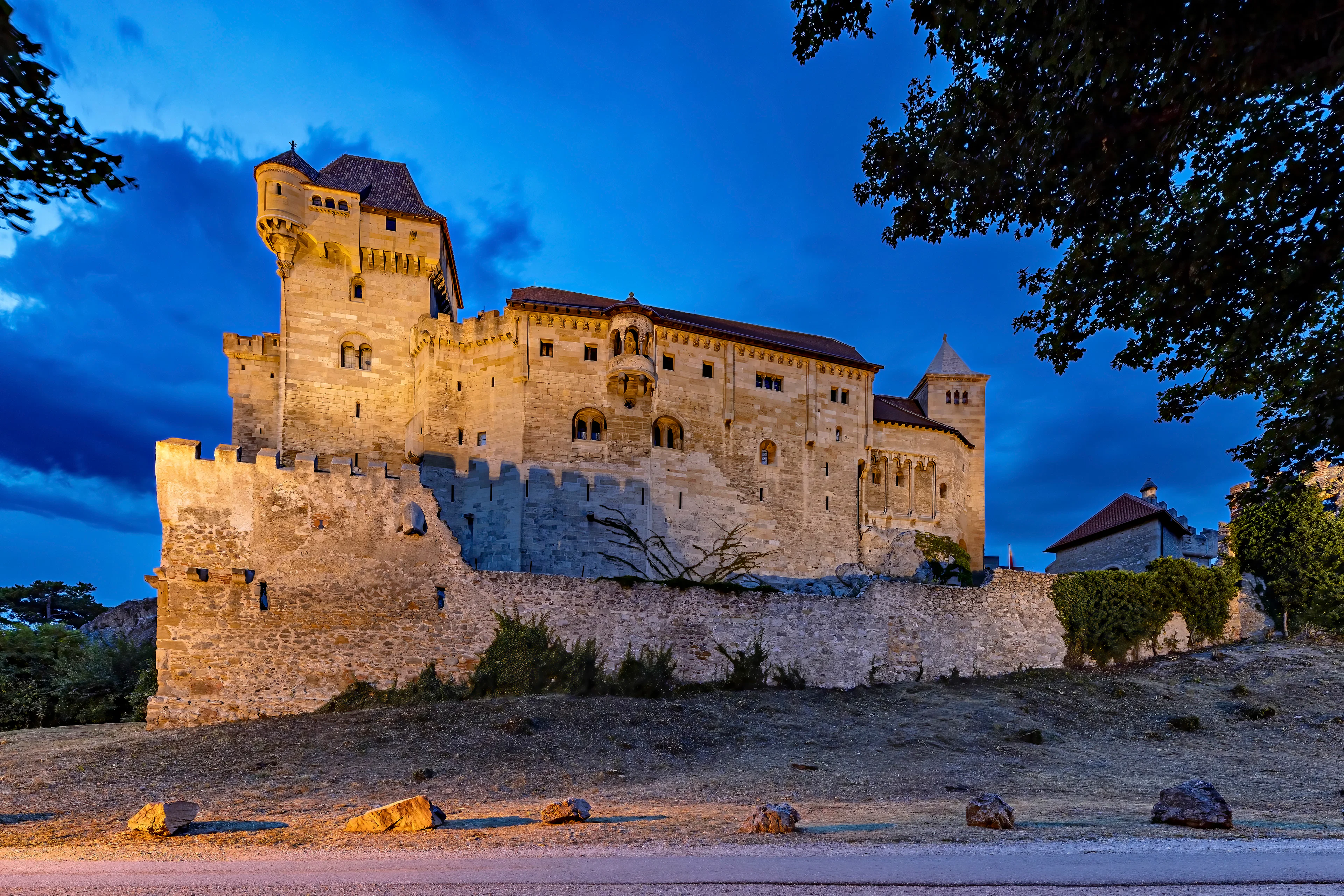 Walking tours in Maria Enzersdorf