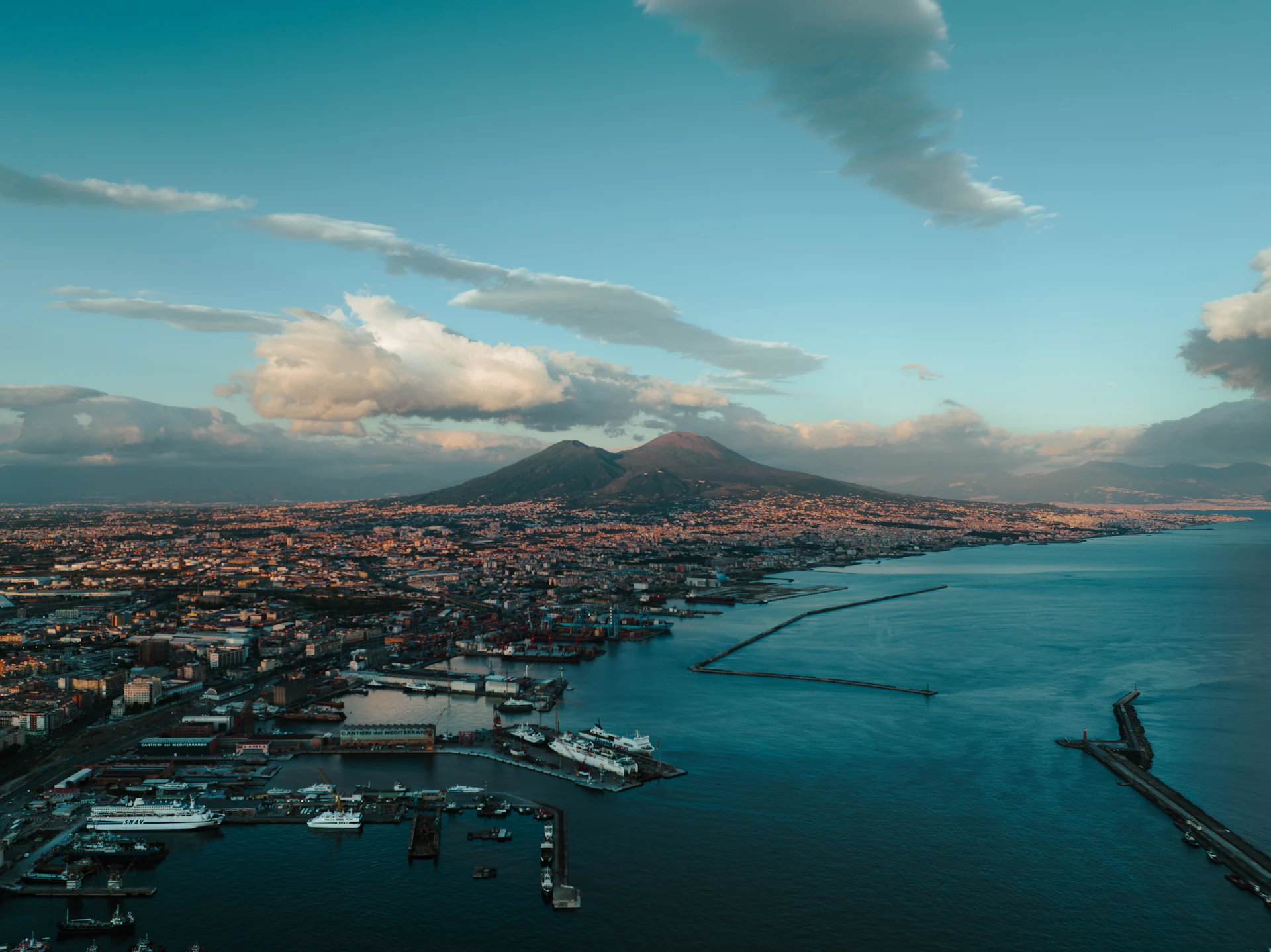 Ghost tours in Naples