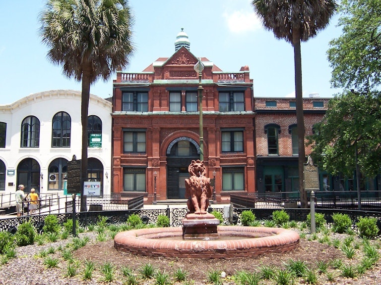 Explore Savannah with Questo: The Ultimate Experience for Families, Couples, Friends, and Groups