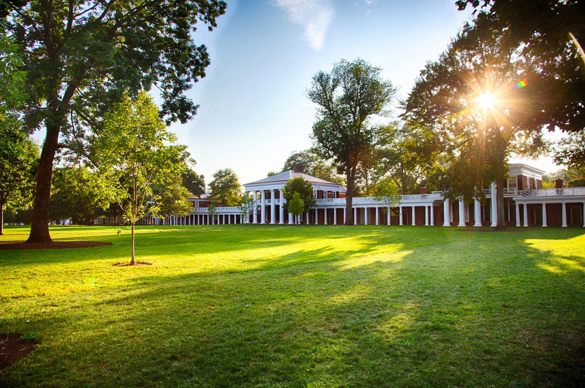 Walking tours in Charlottesville