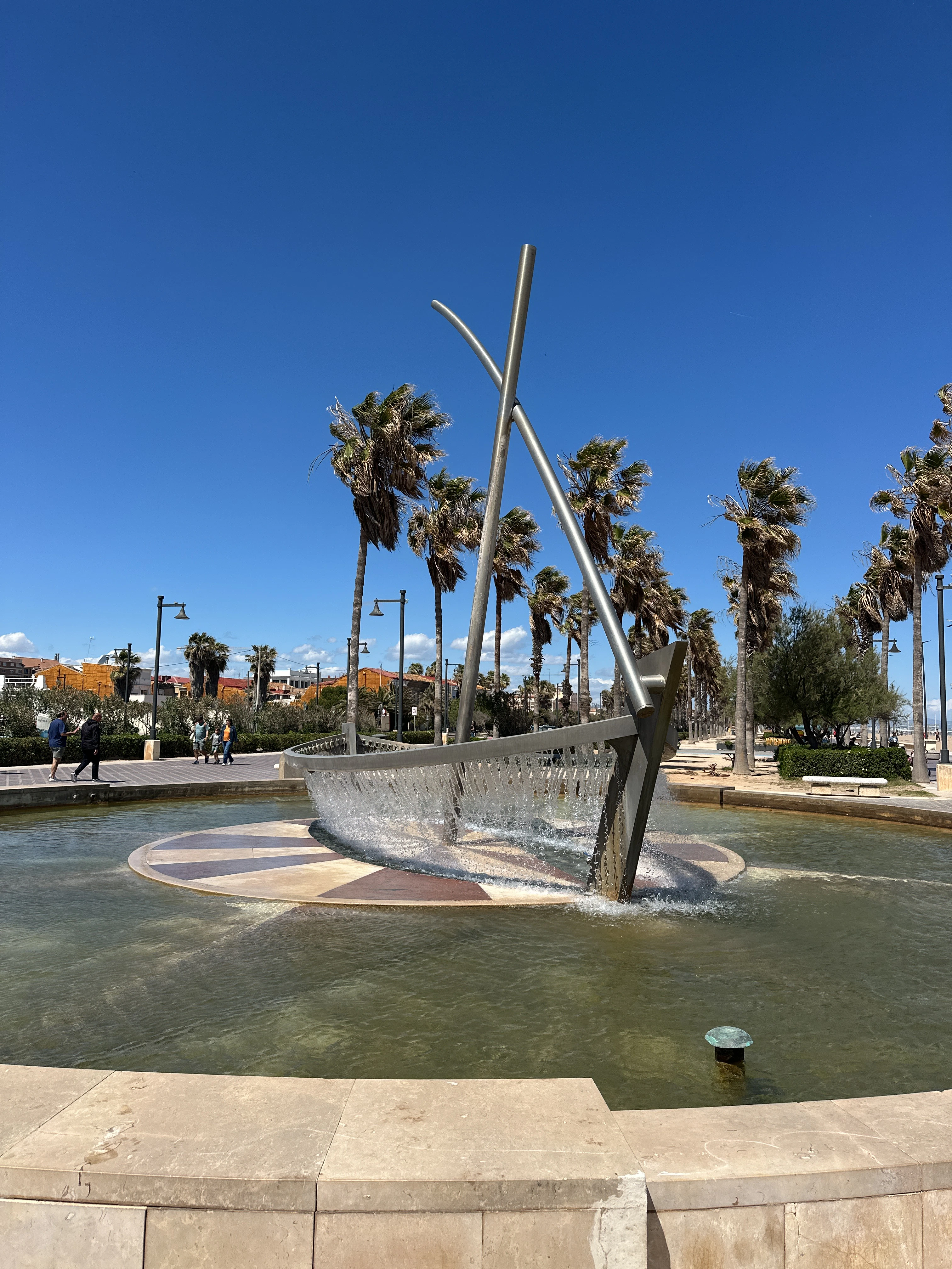 Jugador explorando Valencia con Questo