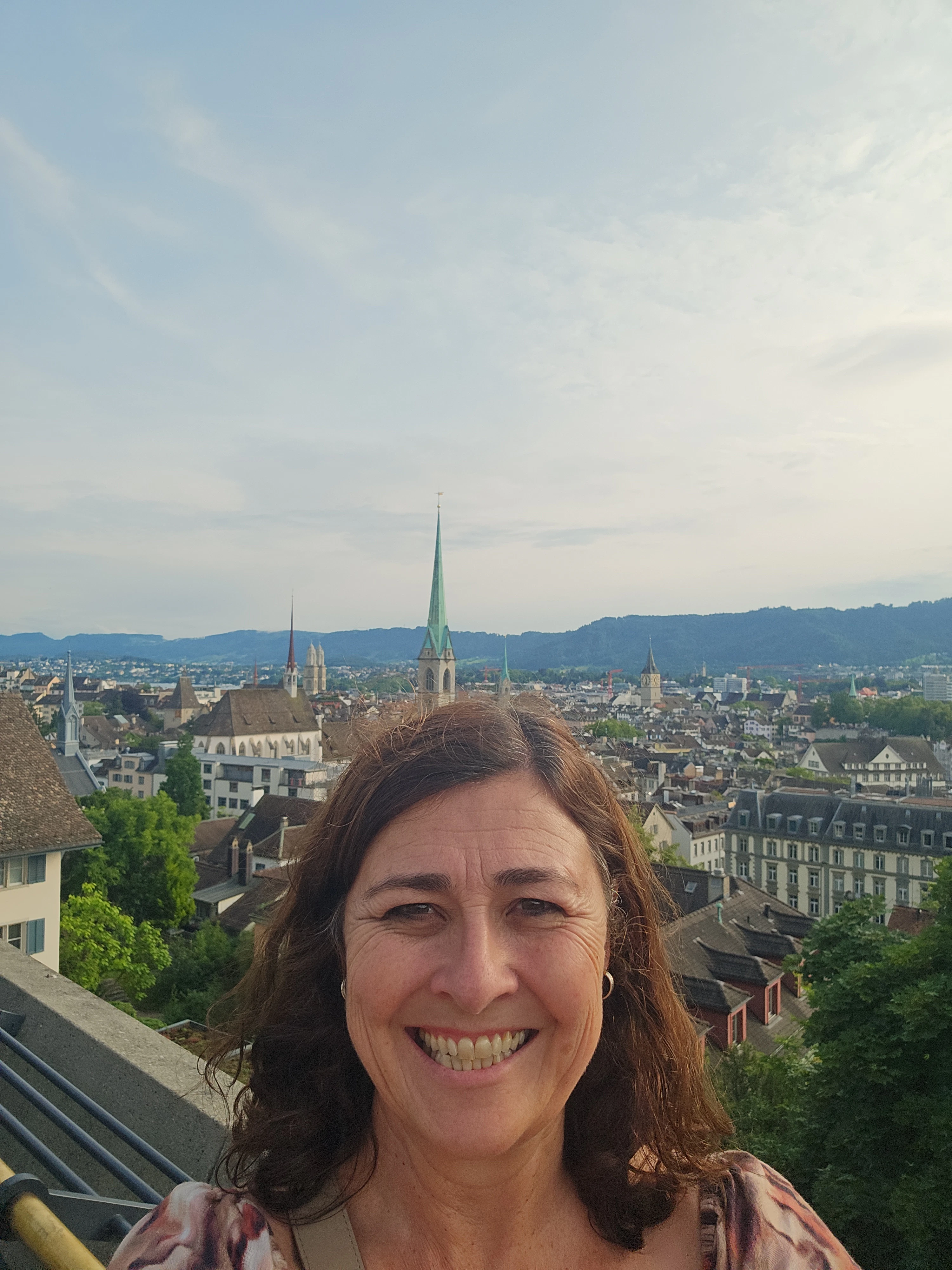 Player exploring Zürich with Questo
