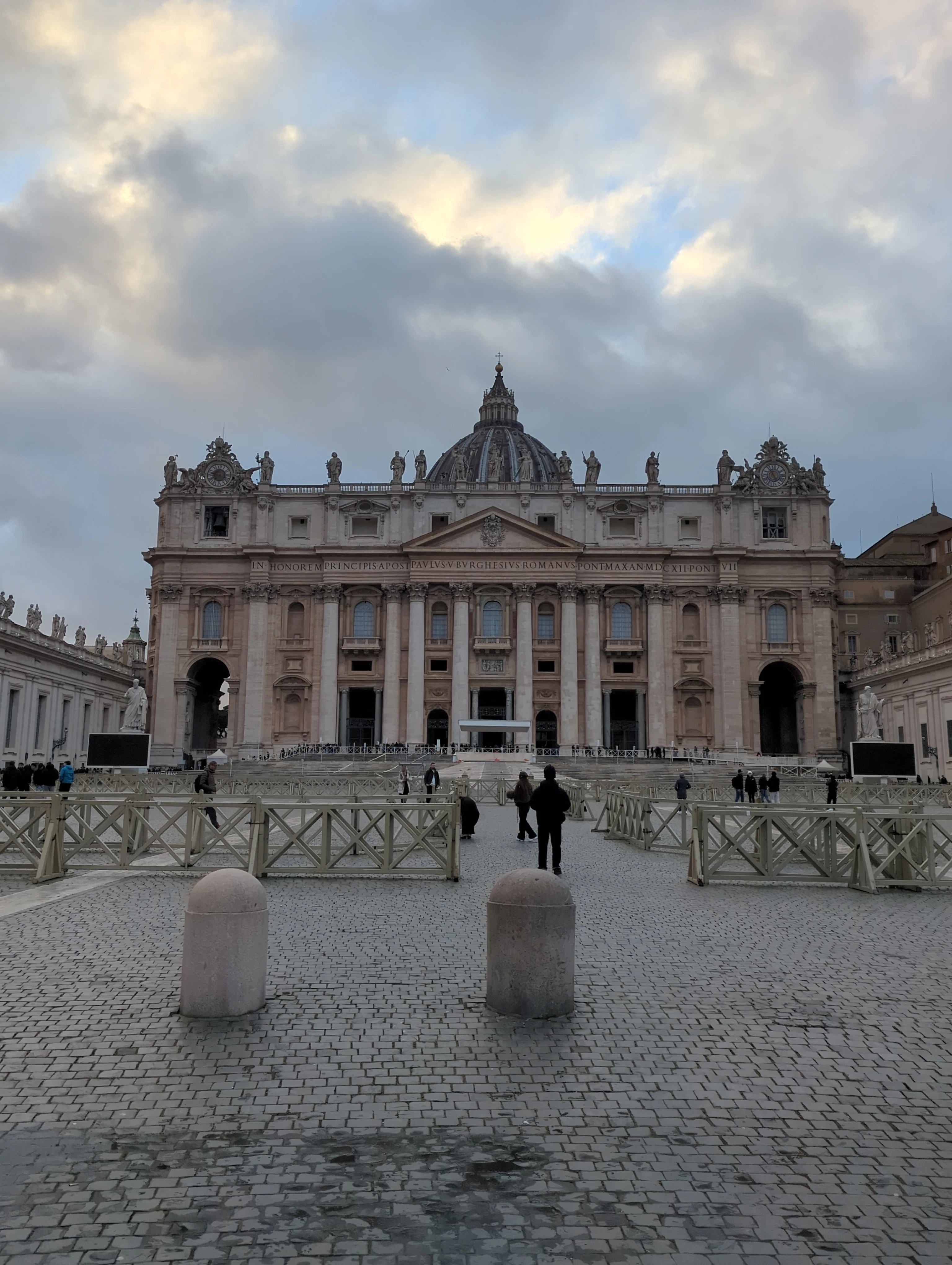 Player exploring Rome with Questo