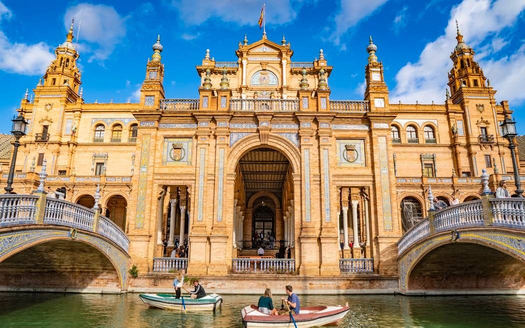 Walking tours in Seville