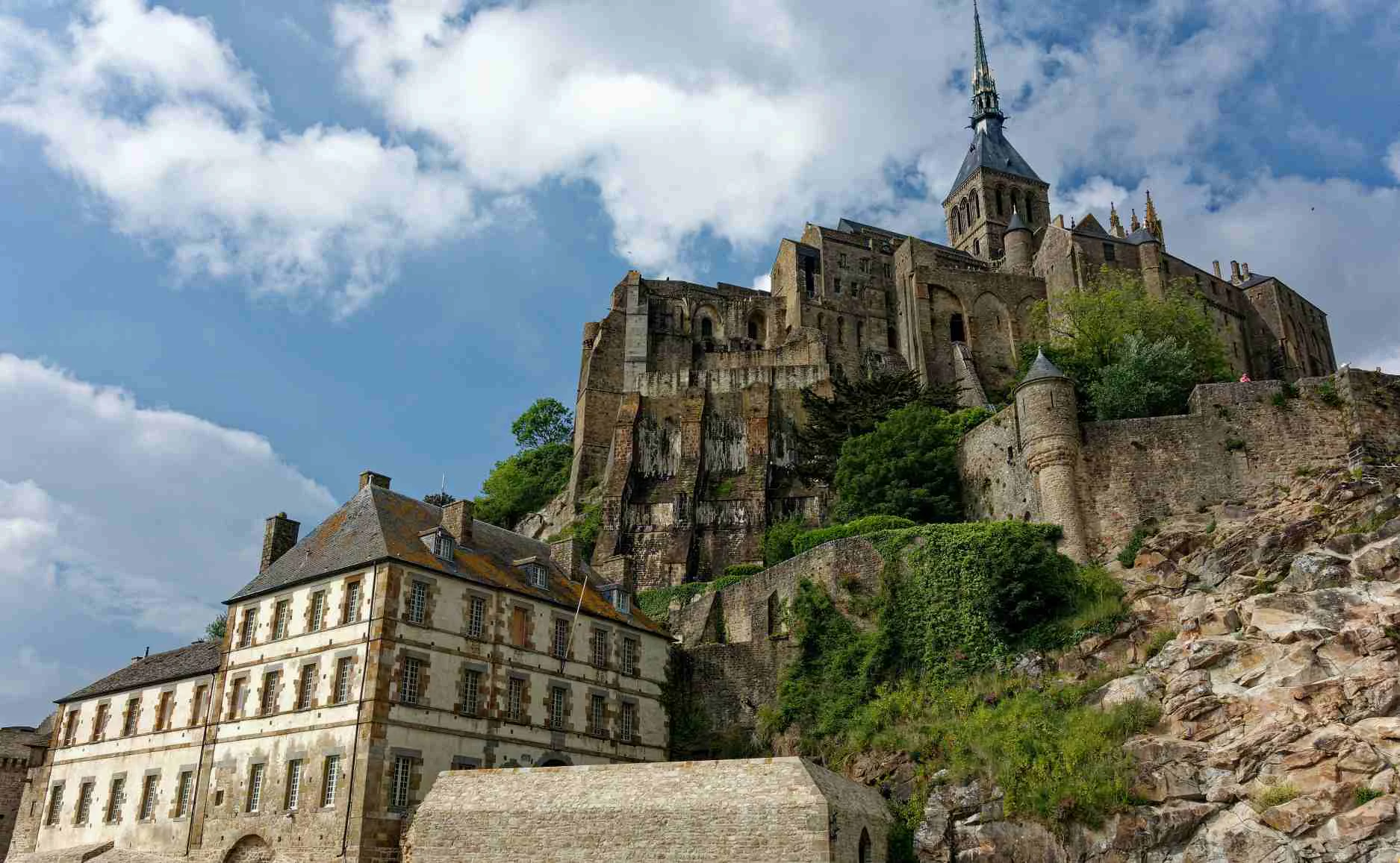 Walking tours in Mont Saint Michel