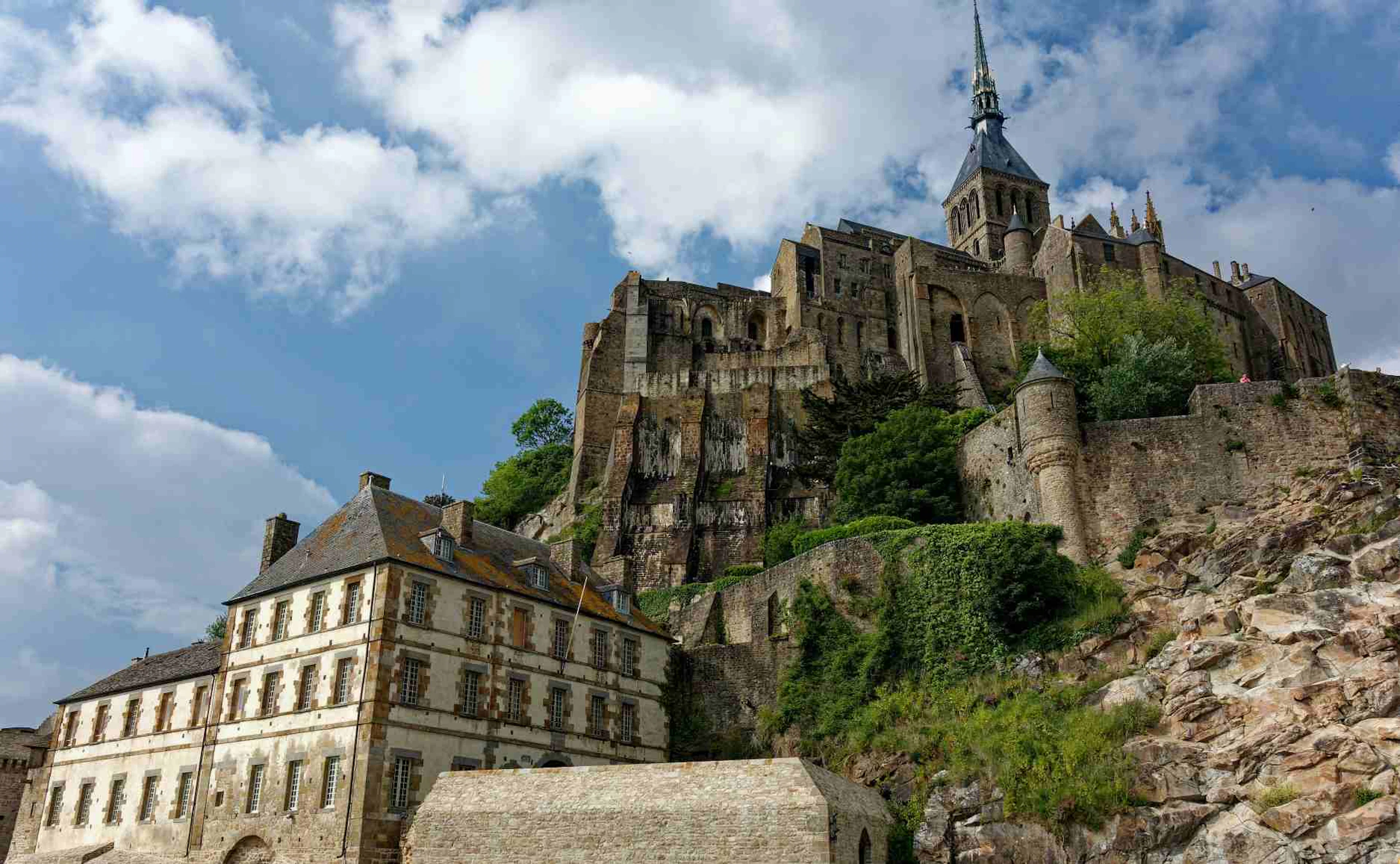 Walking tours in Mont Saint Michel