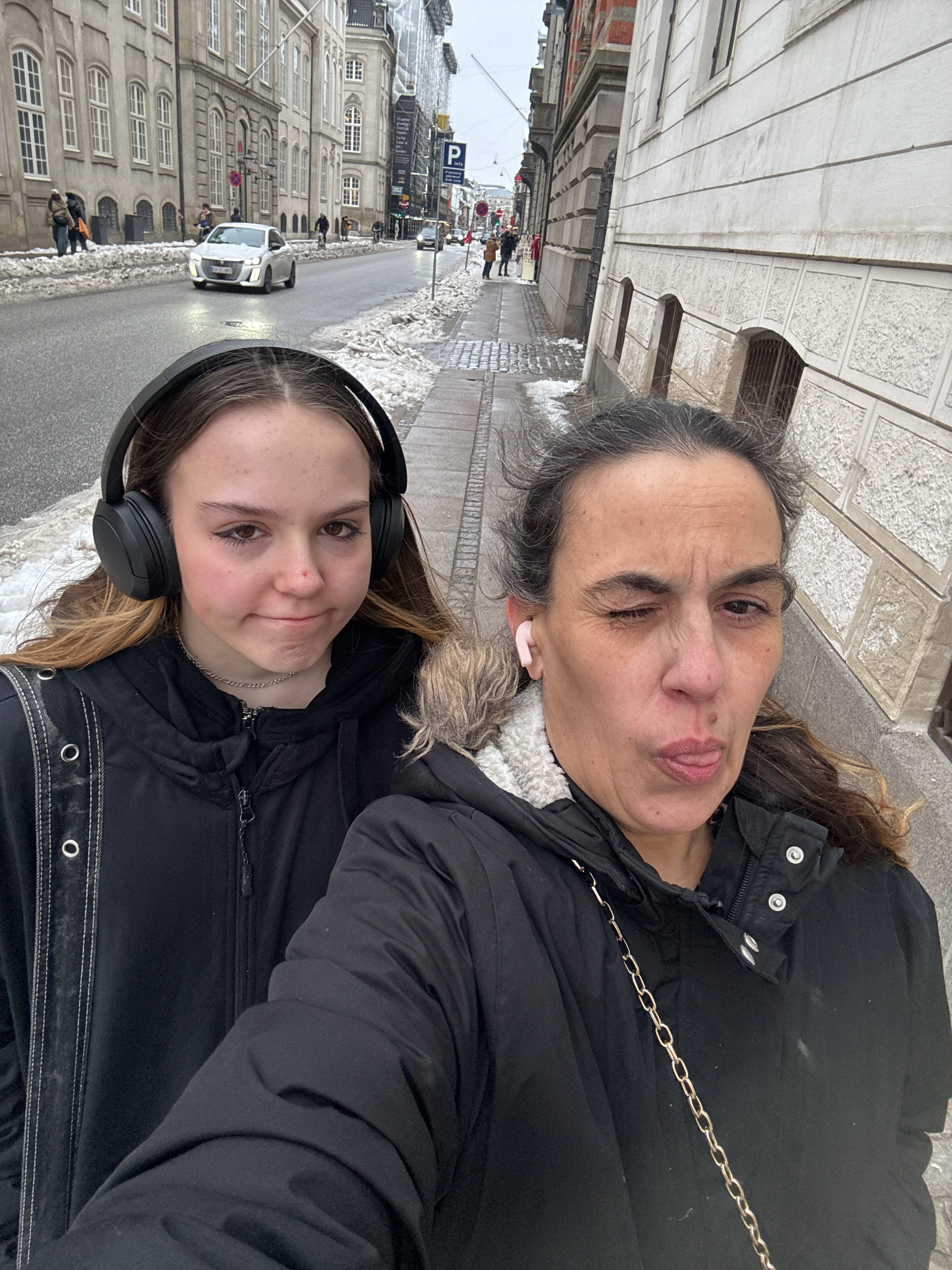 Jogador a explorar Copenhagen com Questo