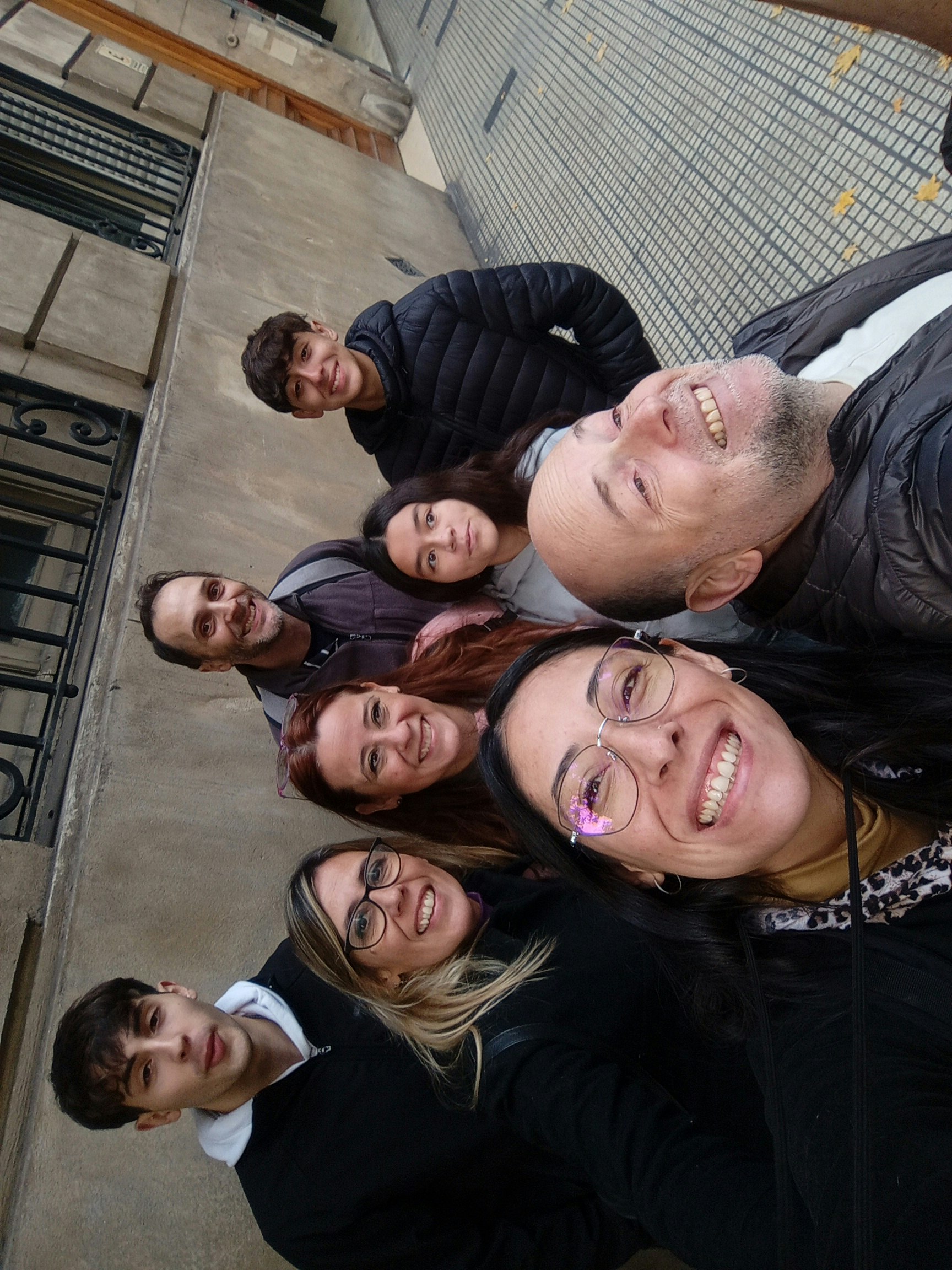 Spelersfoto van Murder Mystery: Death in the Shadows in Recoleta, Buenos Aires