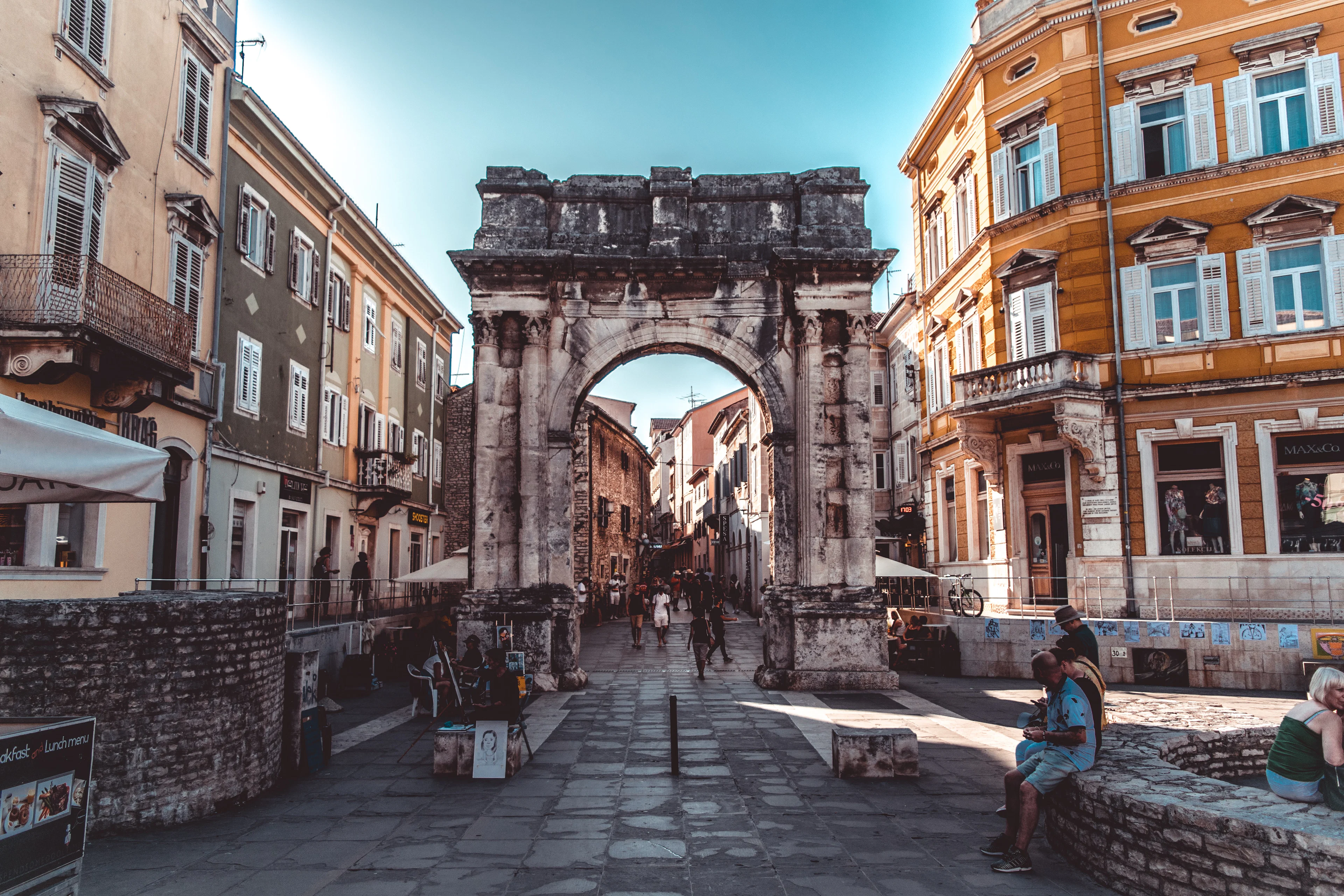 Walking tours in Pula