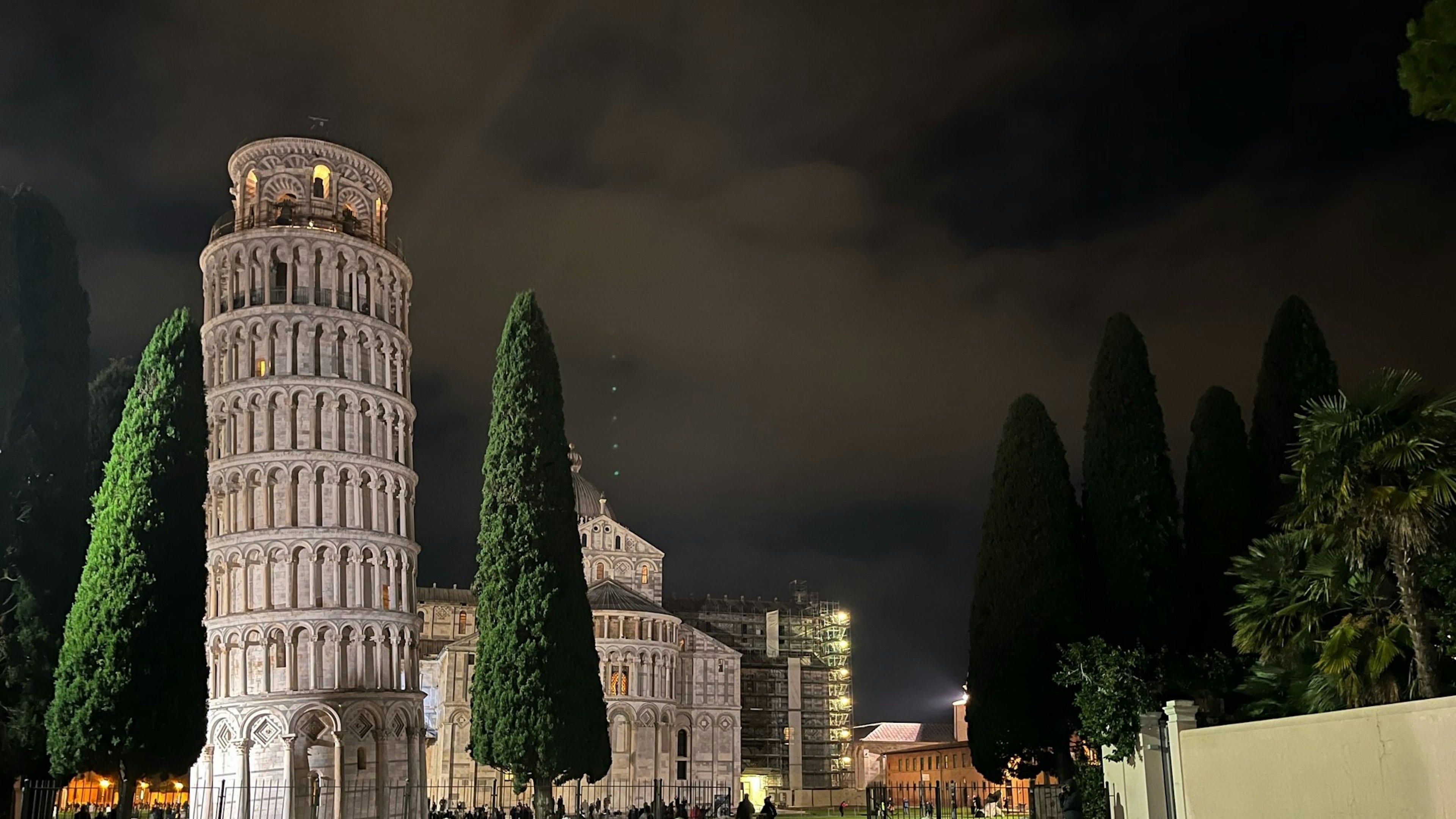 Romantic Walk in Pisa 