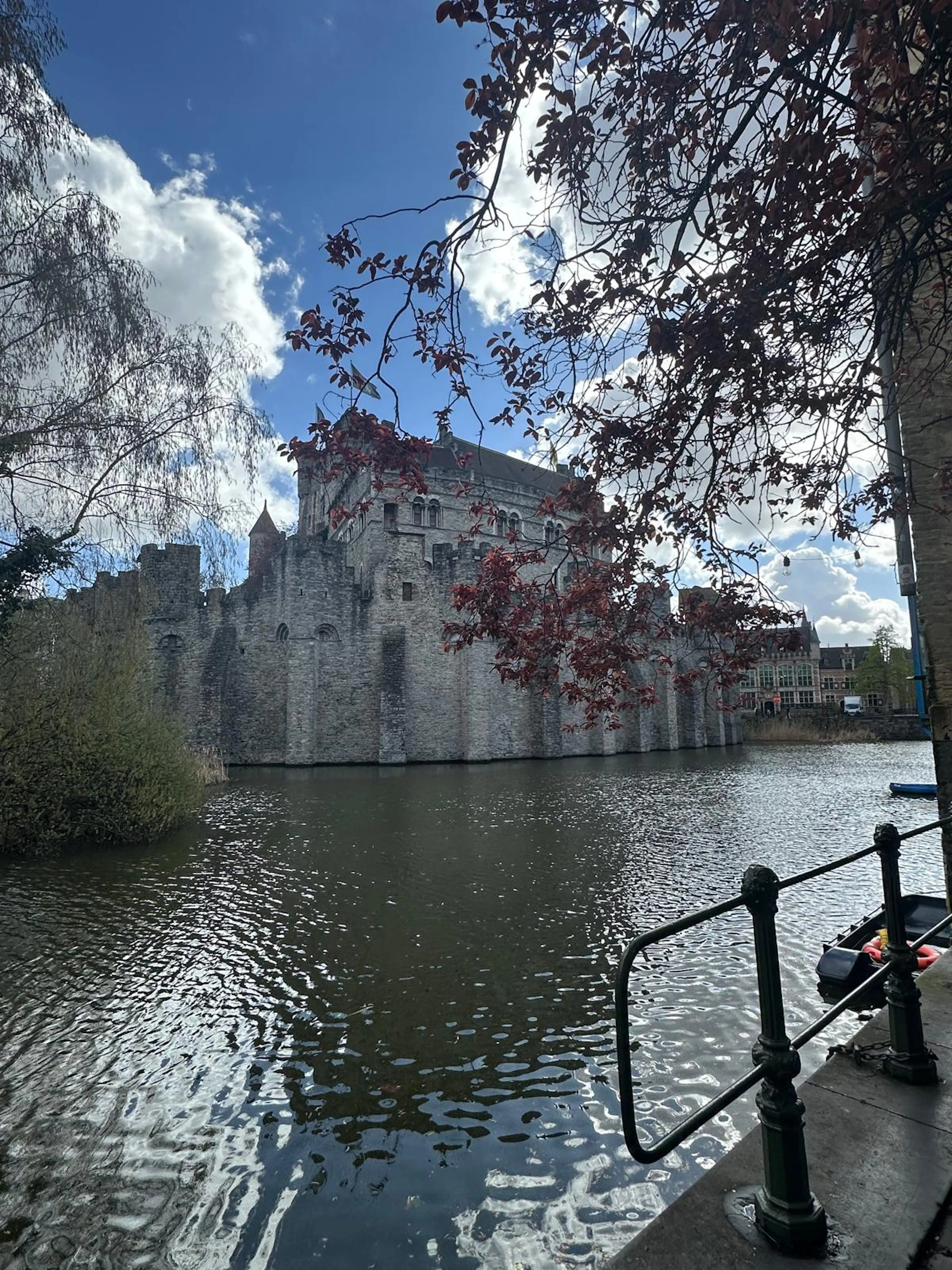 A city against an Emperor image 1