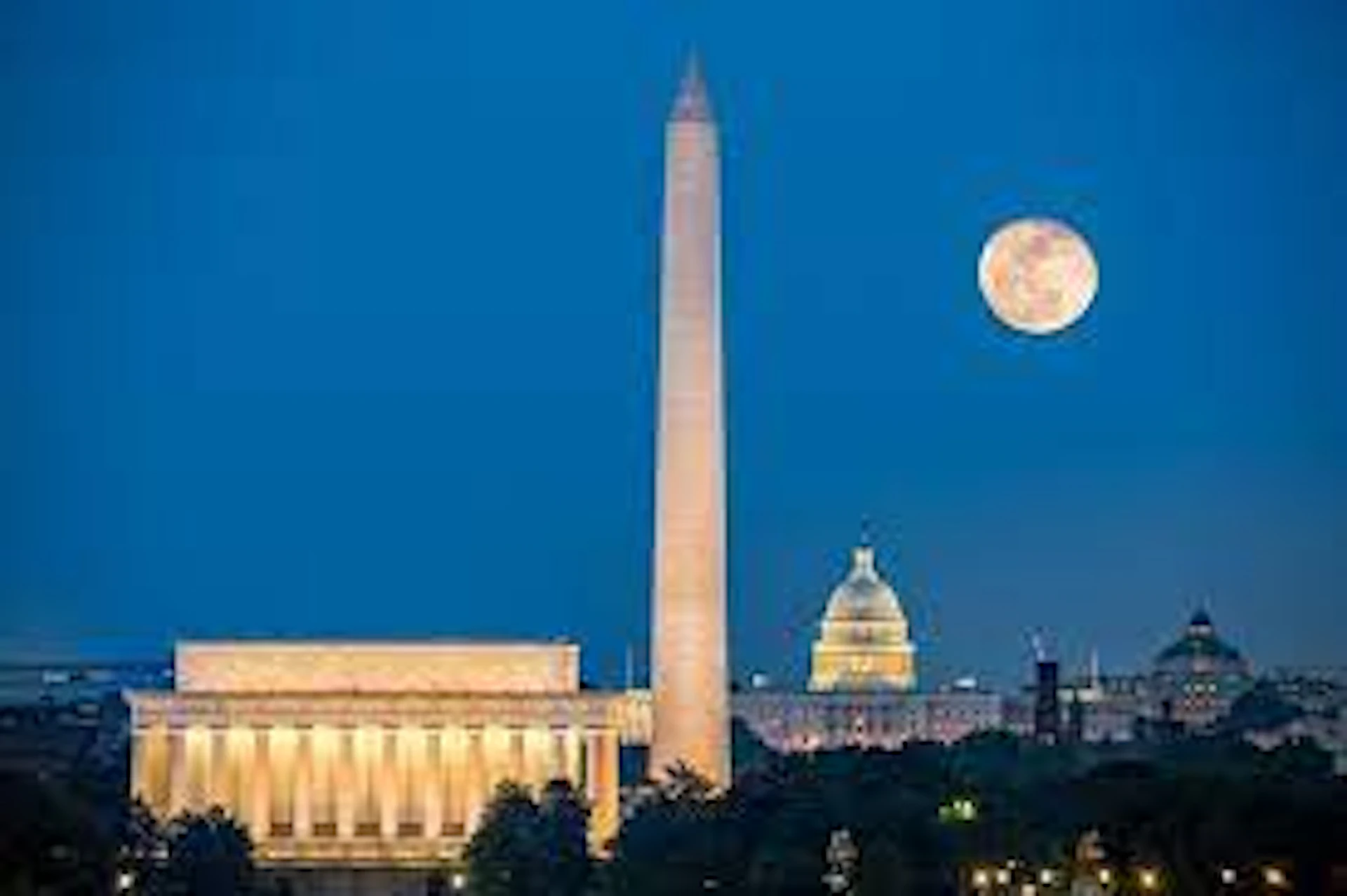 Ghosts of Washington D.C.: A Historical Adventure
