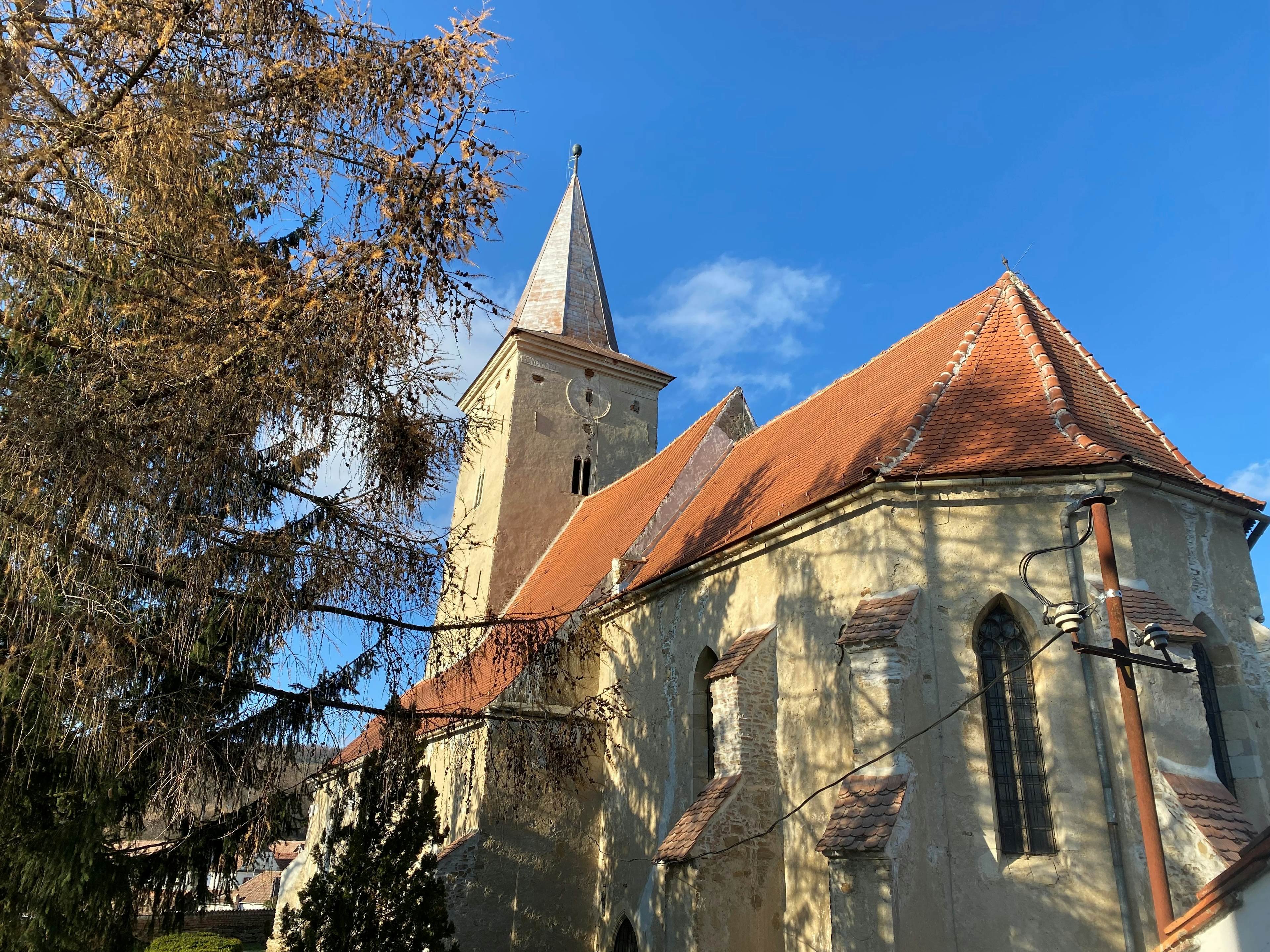 Discover the treasure of the fortified church in Curciu image