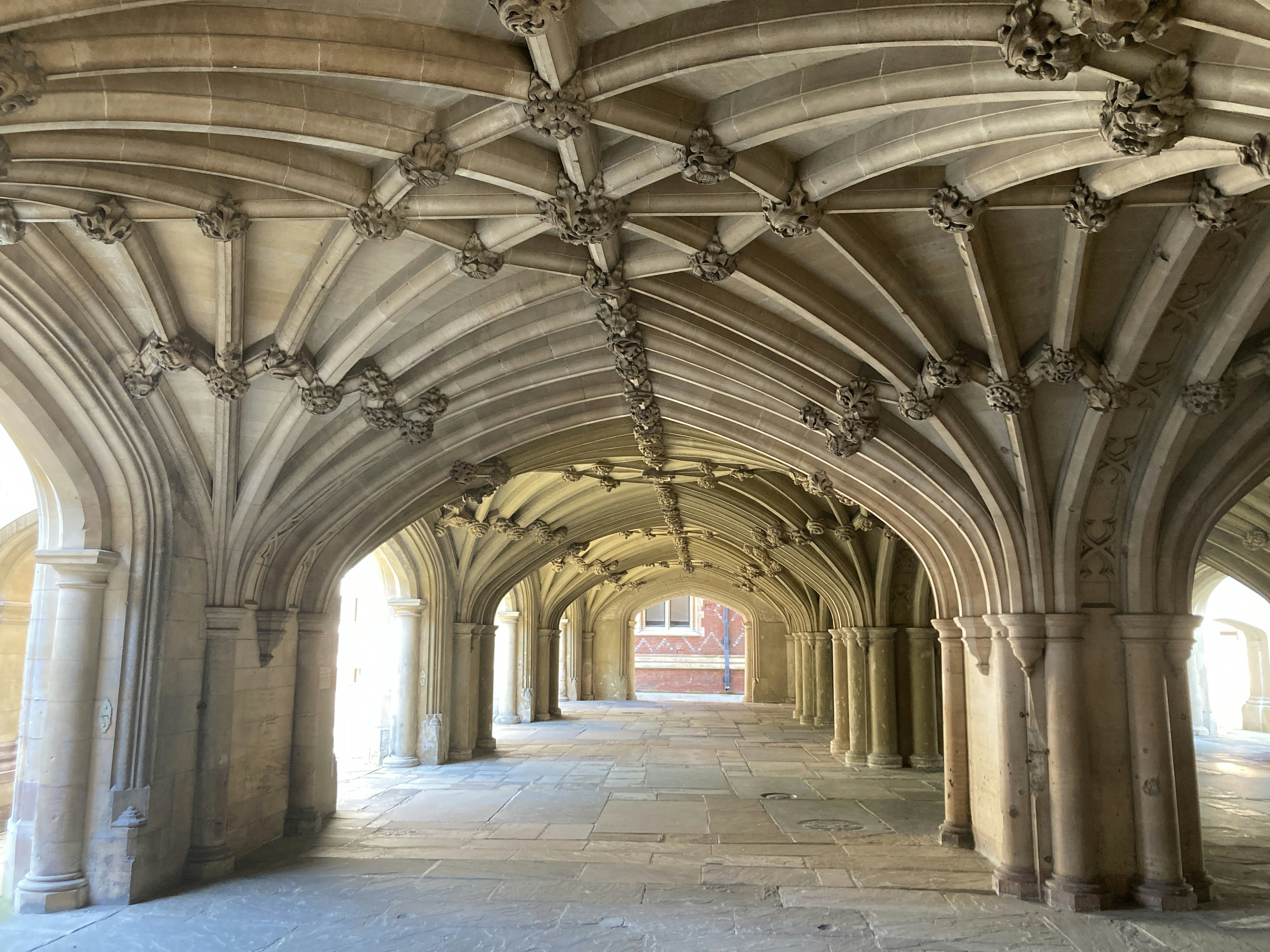 Elle Silver & the Merchant Explorer: St Paul's and Temple, London cover