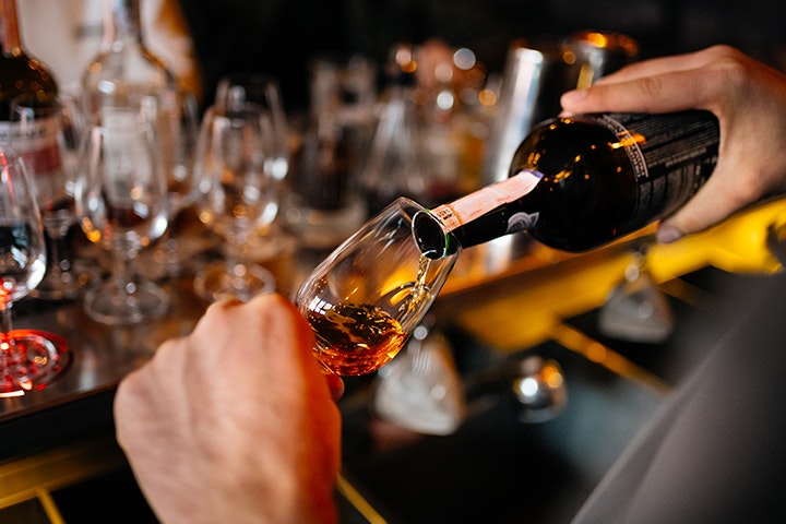 A Brief History of Port Wine: A Quest Through Vila Nova de Gaia cover