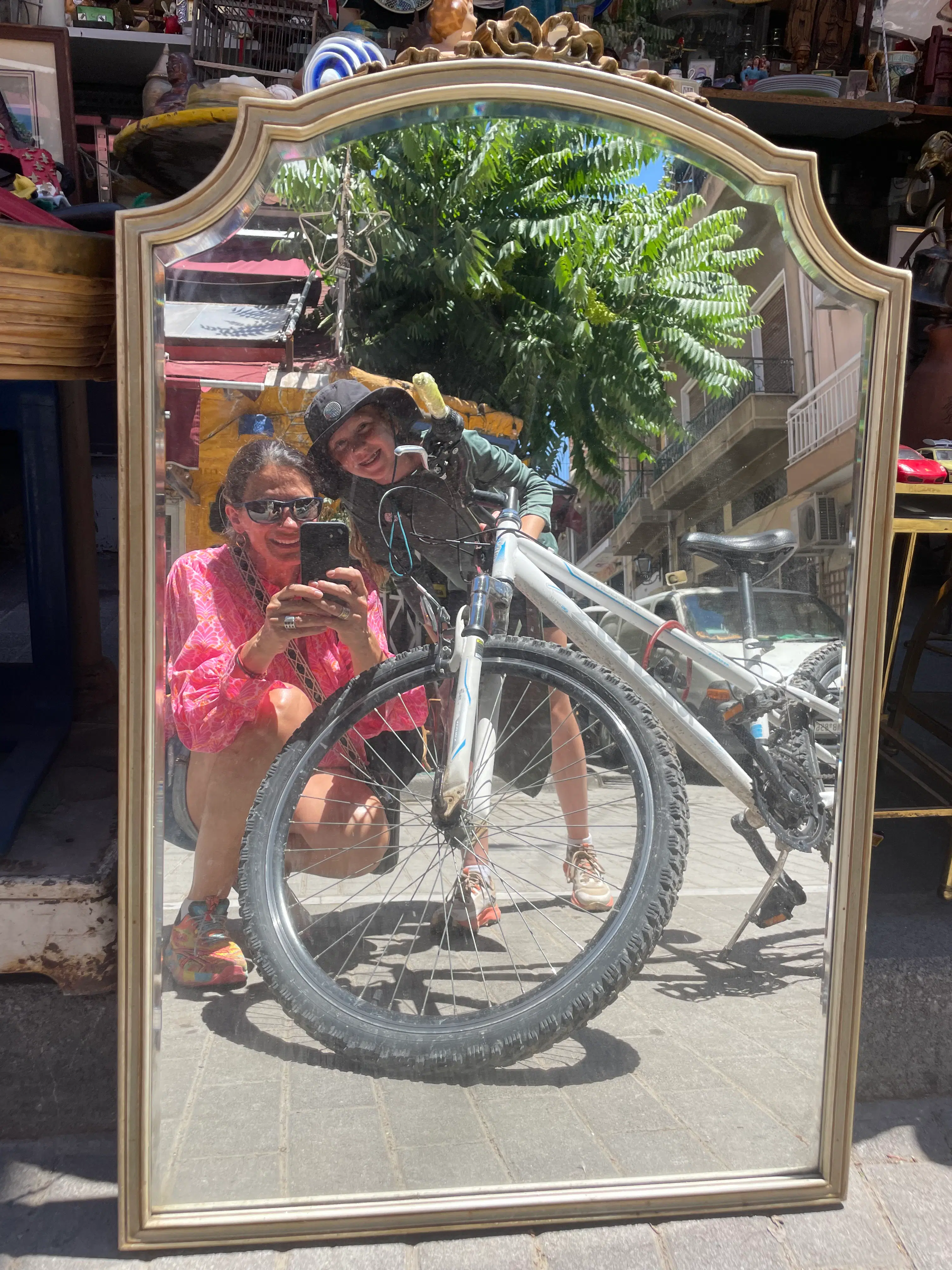 Athens Highlights: Quest to Find the Stolen Treasures image 1