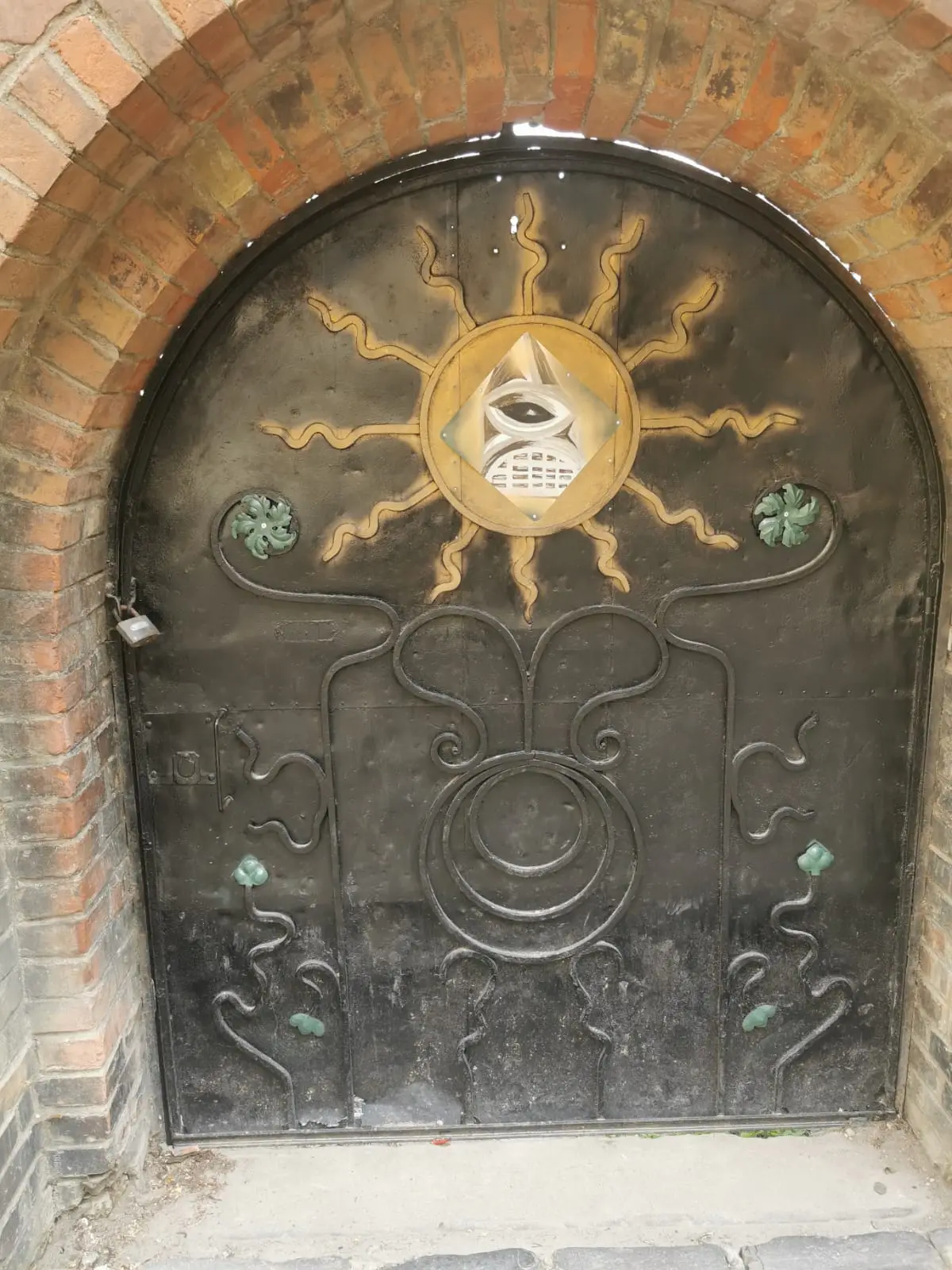 Medias - Mysteries from the Fortress of Light - is it a masonic temple? image 1