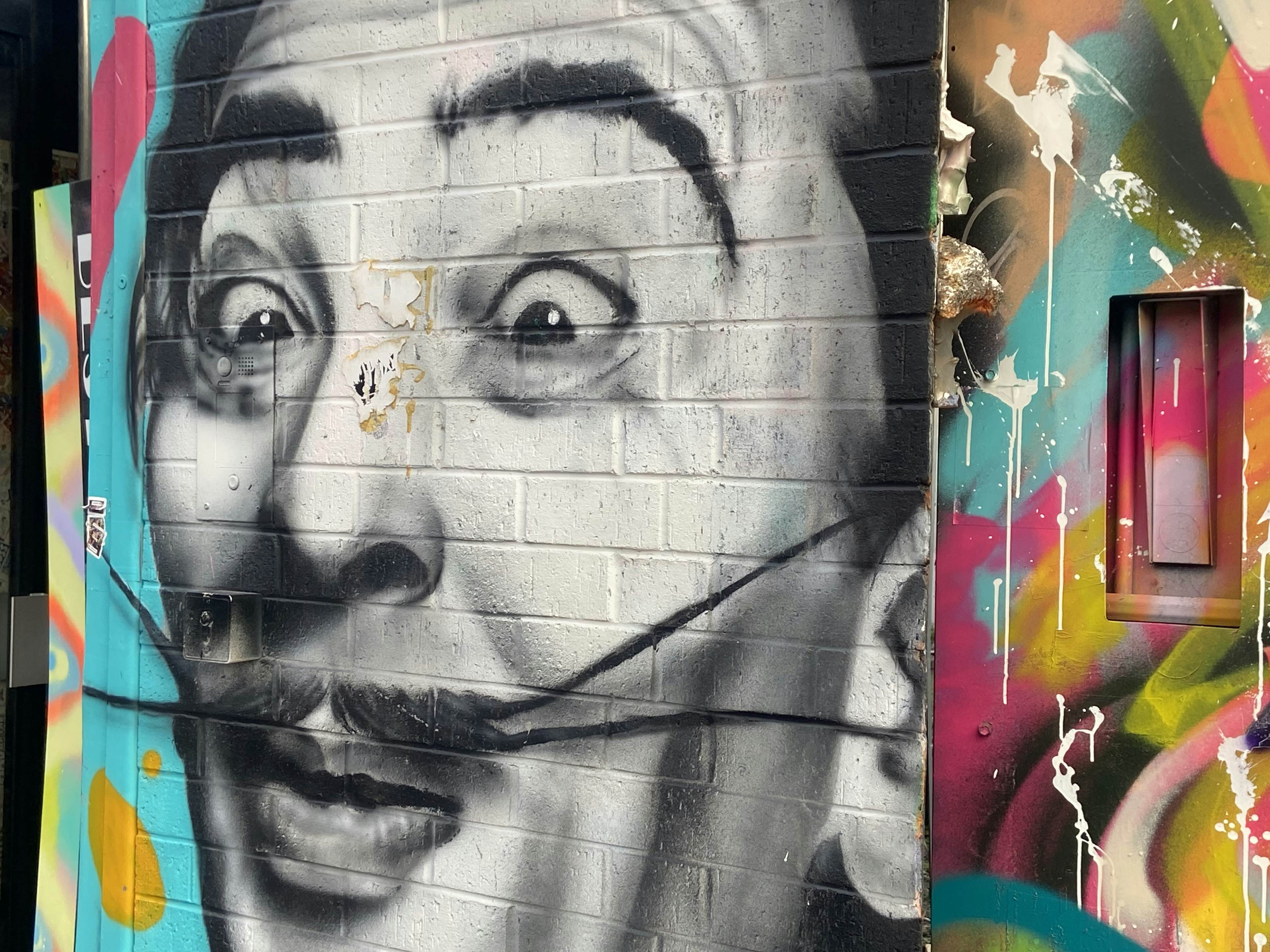 Historic London: Spitalfields and Brick Lane from Weavers to Wine Bars image 1