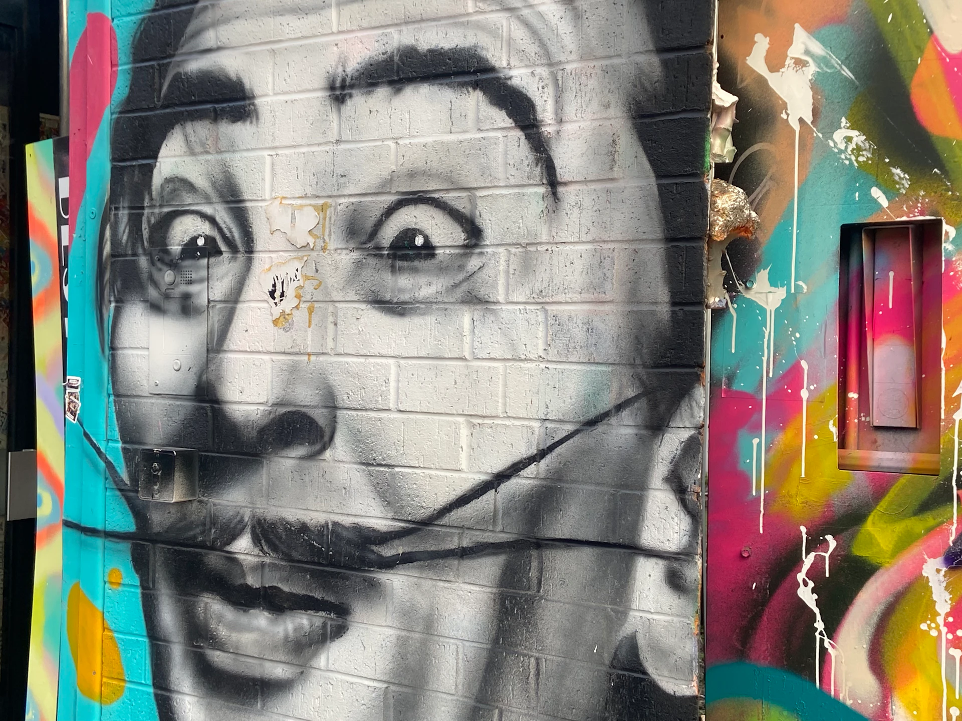 Historic London: Spitalfields and Brick Lane from Weavers to Wine Bars