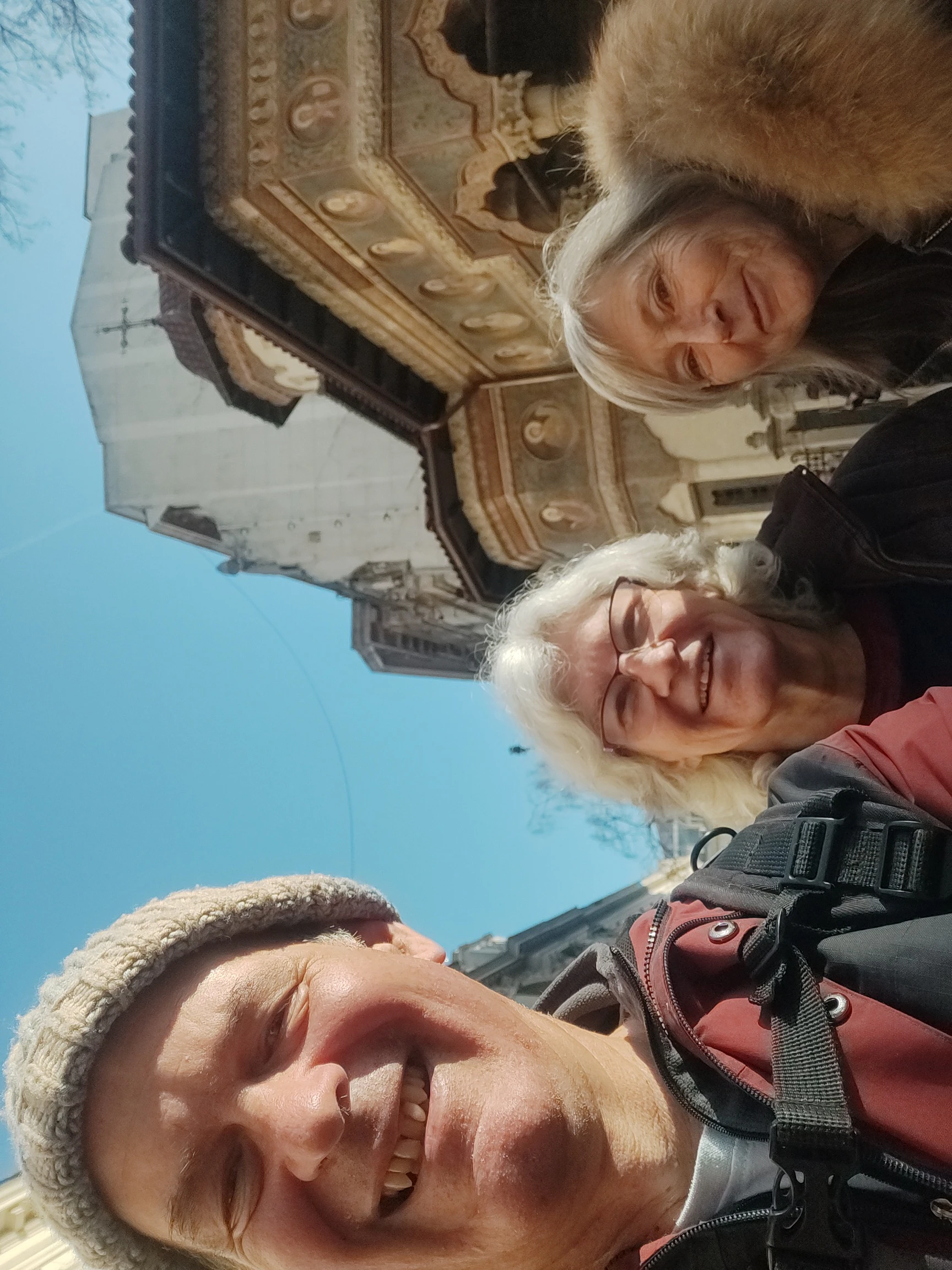 Joueur explorant Bucharest avec Questo