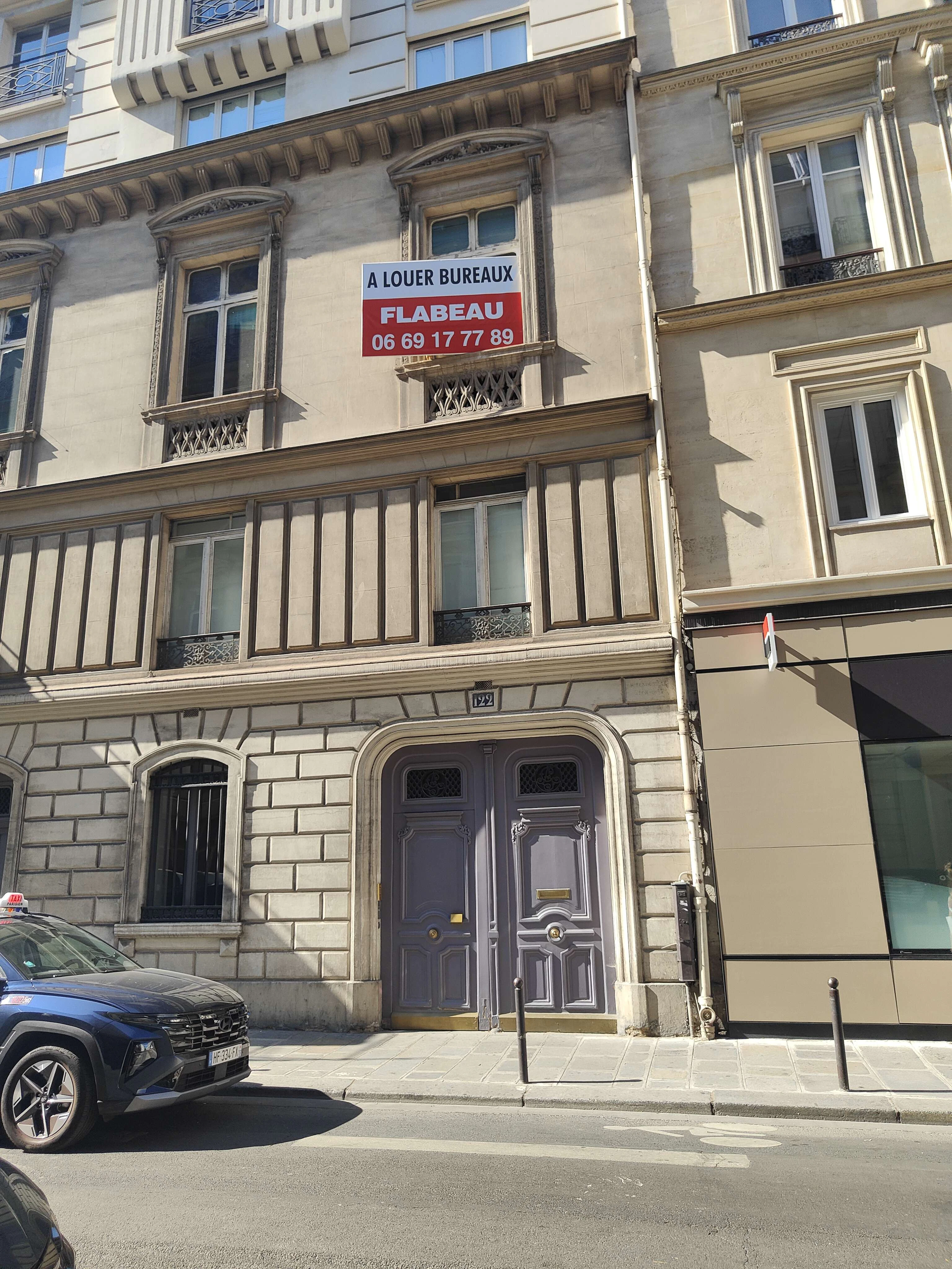Player photo from Voice of Paris: The Ghost of Edith Piaff walking tour in Paris