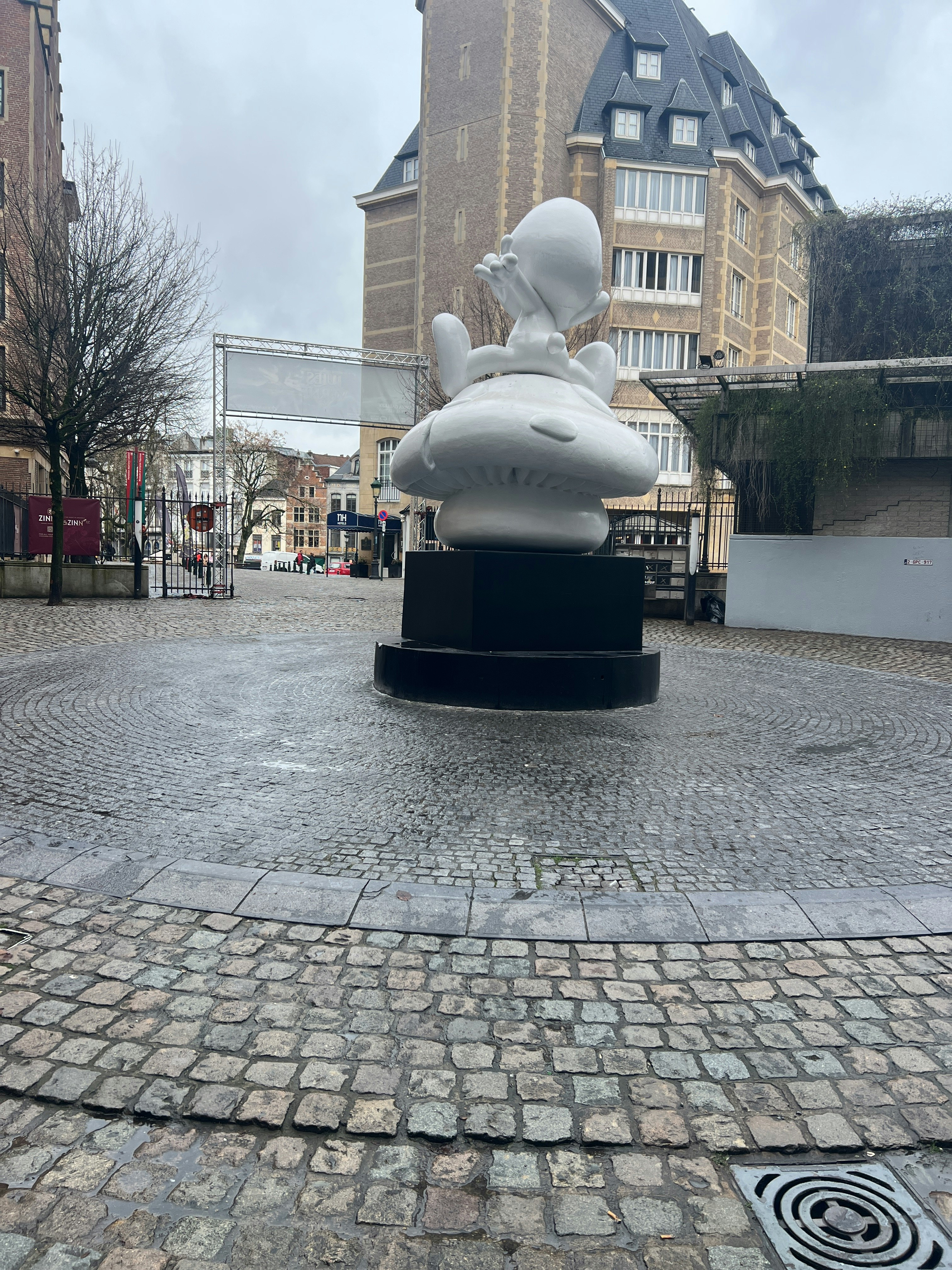 Player photo from Brussels, Capital of Comics: Heraclaws and Pawstrid and the Magical Murals walking tour in Brussels