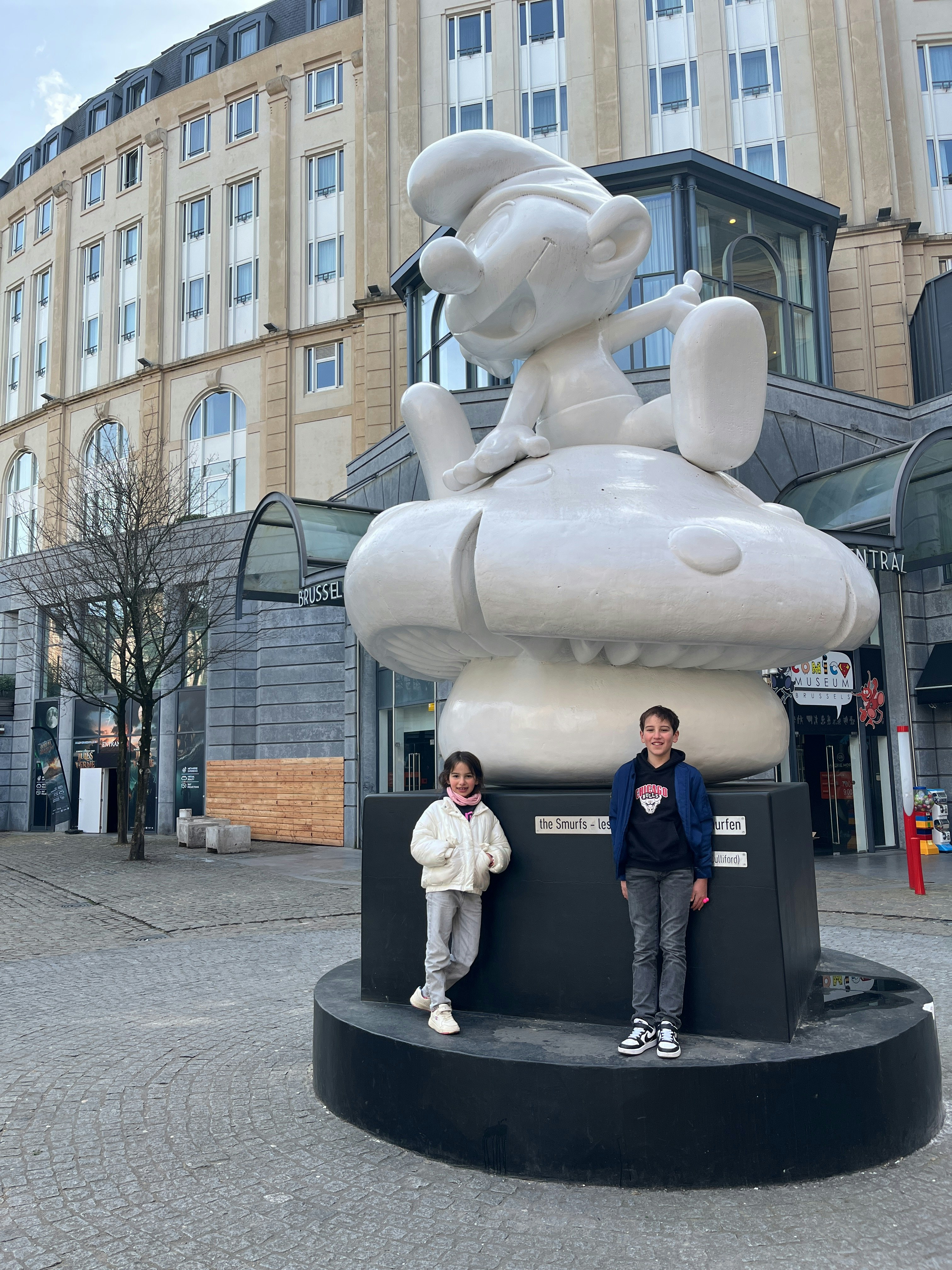 Player photo from Brussels, Capital of Comics: Heraclaws and Pawstrid and the Magical Murals walking tour in Brussels