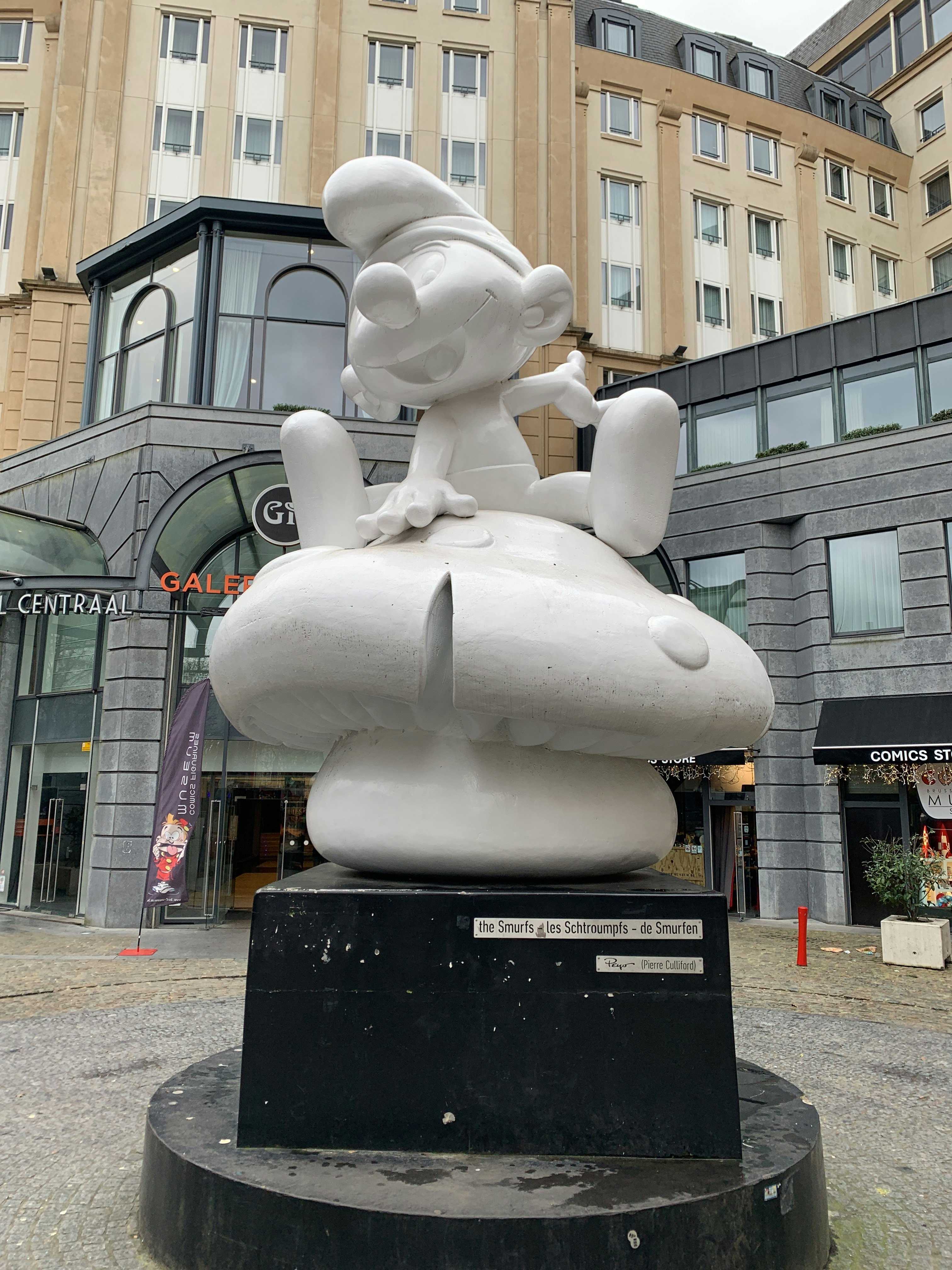 Player photo from Brussels, Capital of Comics: Heraclaws and Pawstrid and the Magical Murals walking tour in Brussels