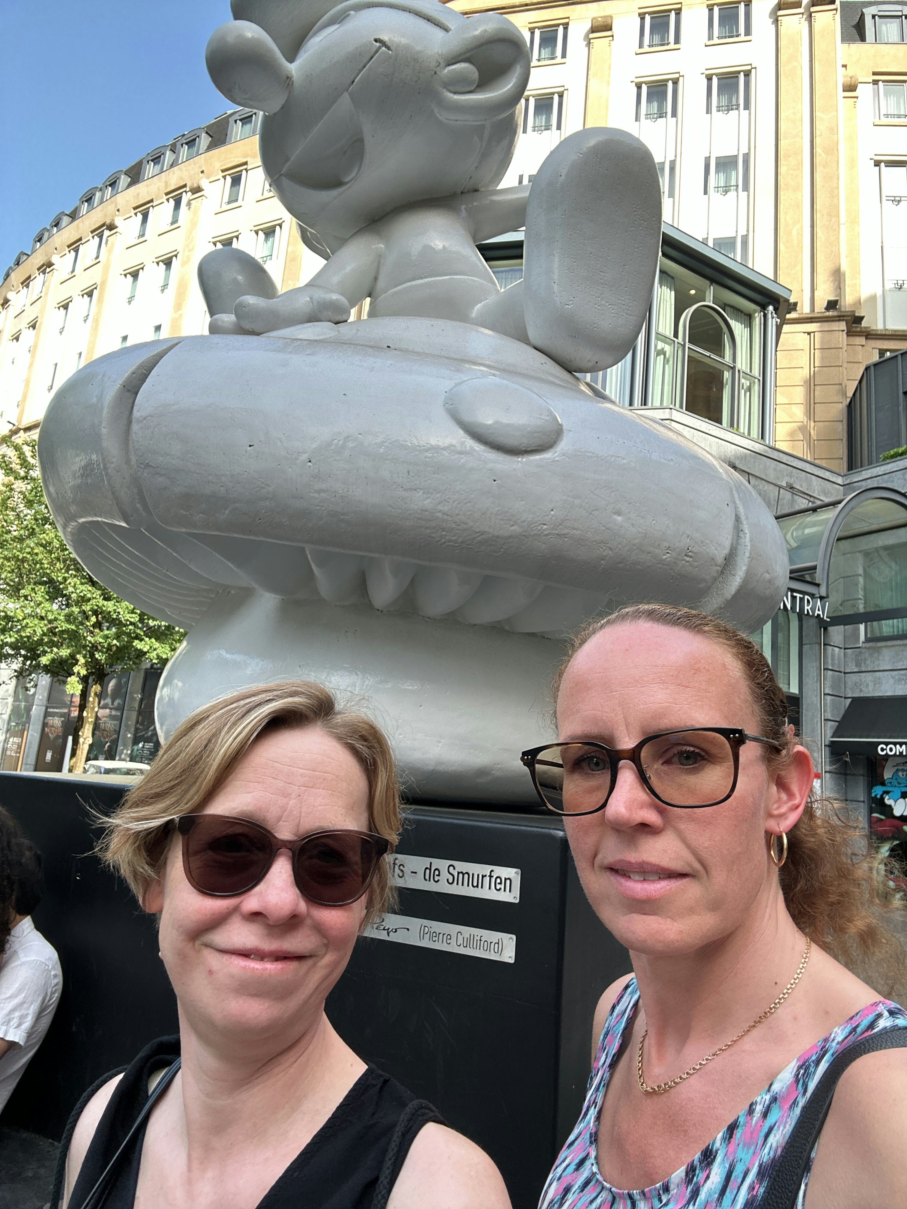 Foto de jugador en Bruselas, Capital del Cómic: Heraclaws y Pawstrid y los Murales Mágicos