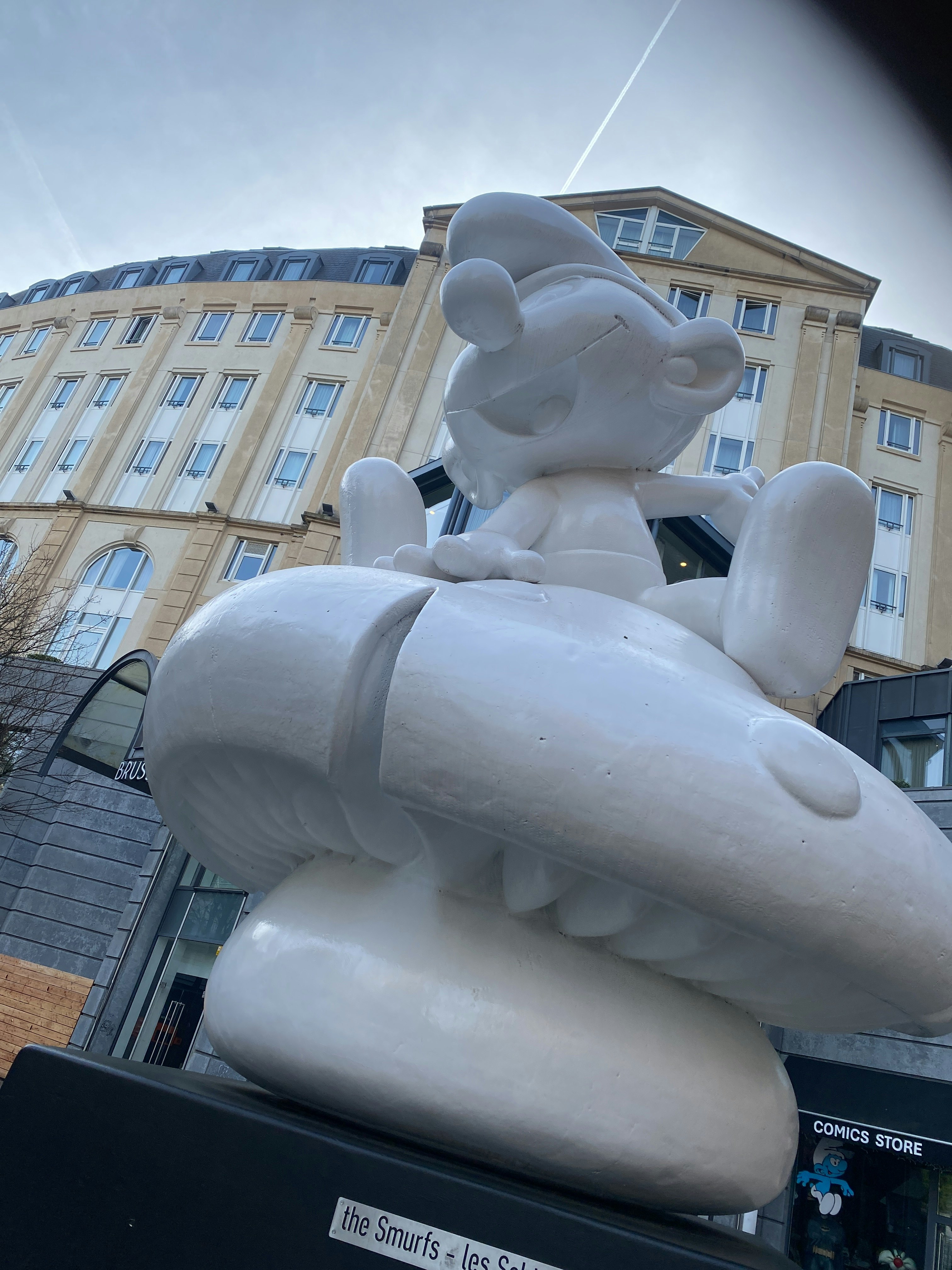 Player photo from Brussels, Capital of Comics: Heraclaws and Pawstrid and the Magical Murals walking tour in Brussels