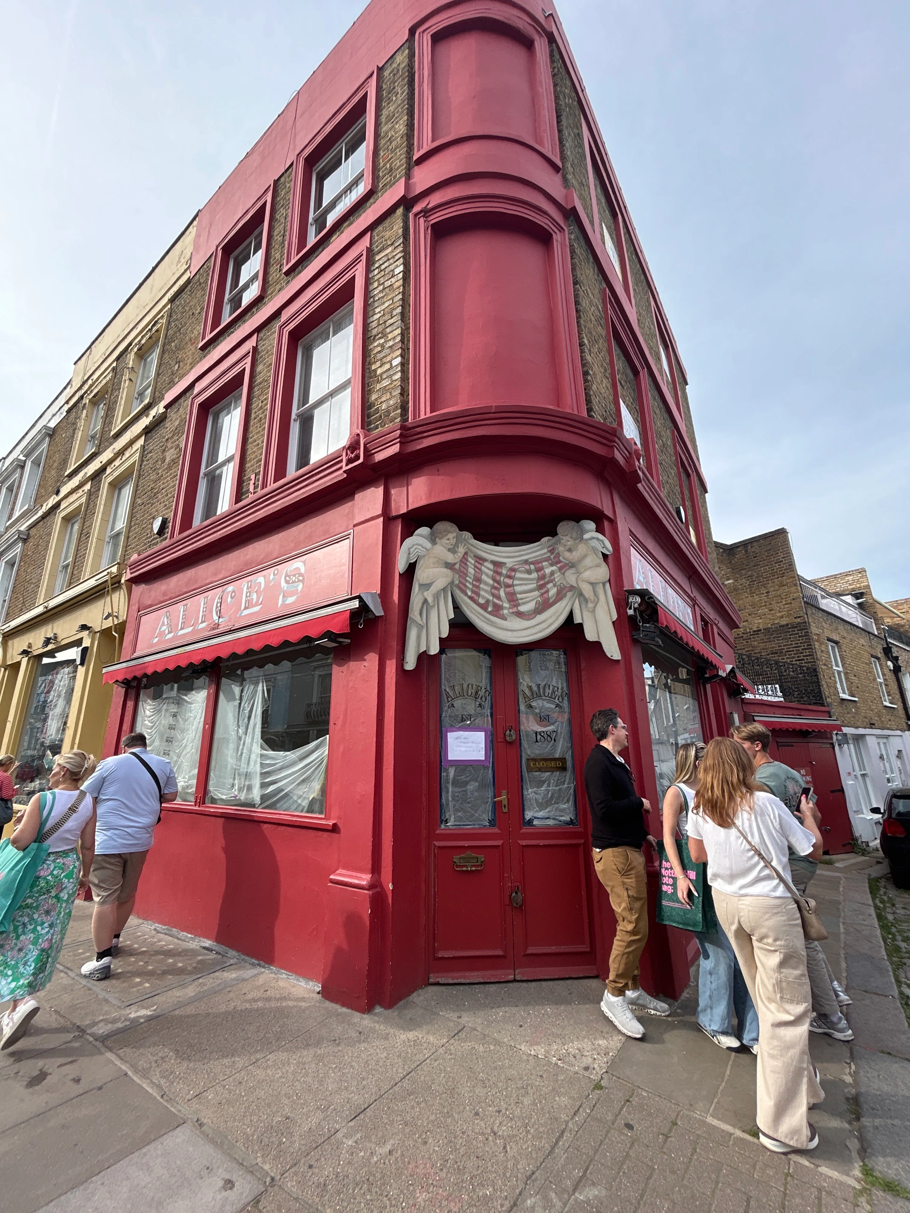 Player photo from Love in London: Notting Hill Walking Tour & Romantic Escape Game