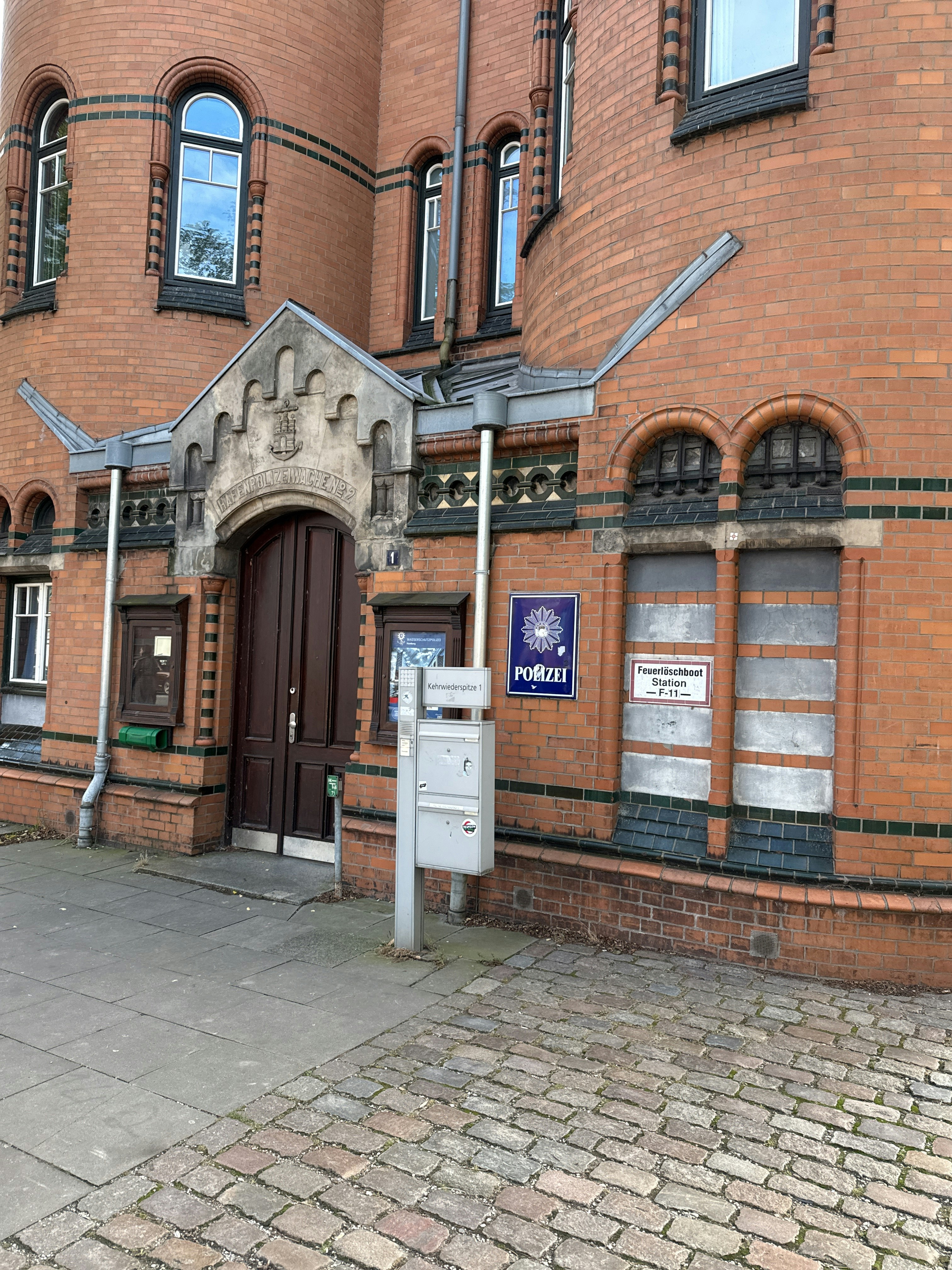 Player photo from Waterfront Hamburg: History Walking Tour & Escape Game walking tour in Hamburg