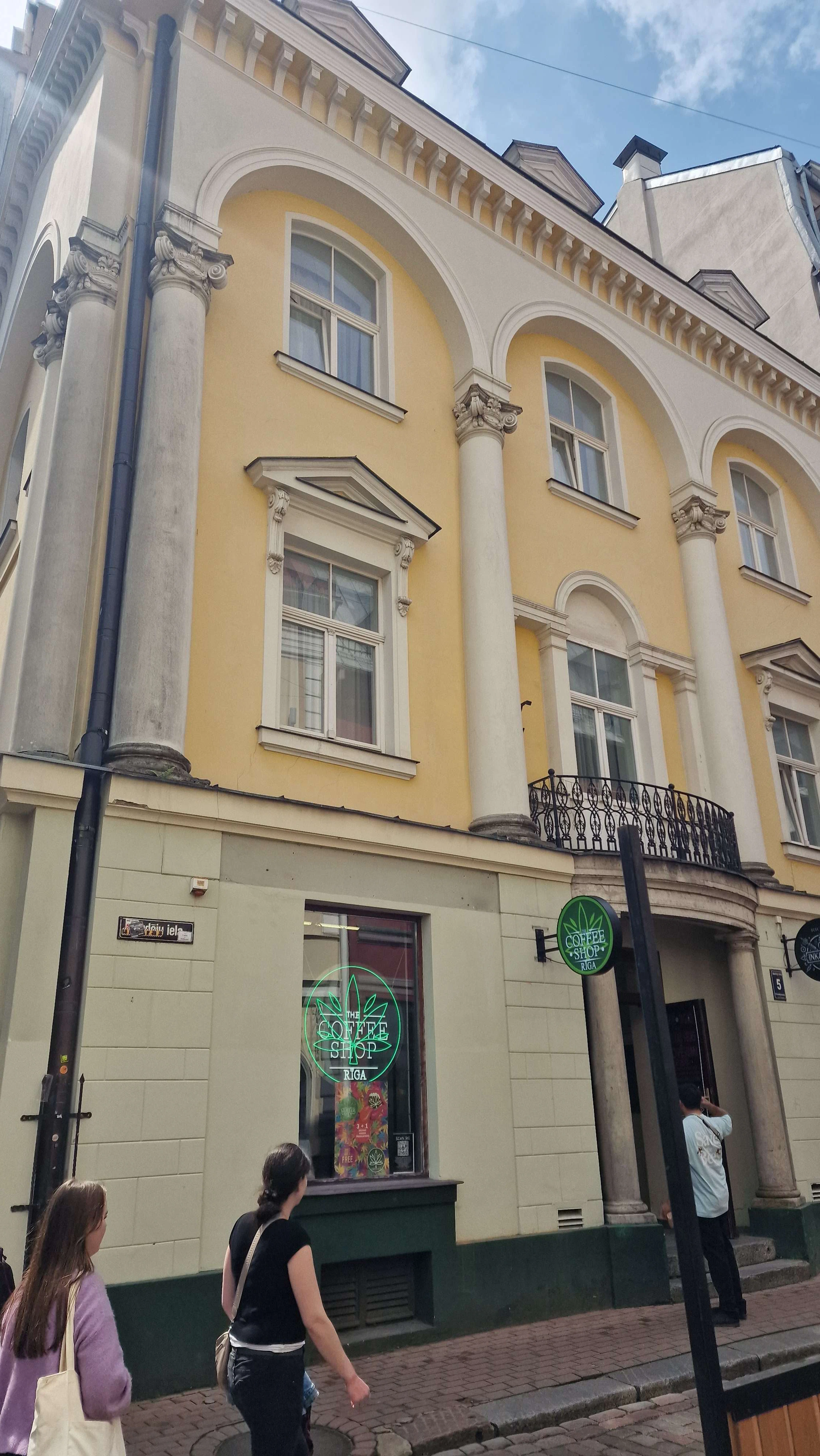 Player photo from Riga’s Art Nouveau walking tour in Riga