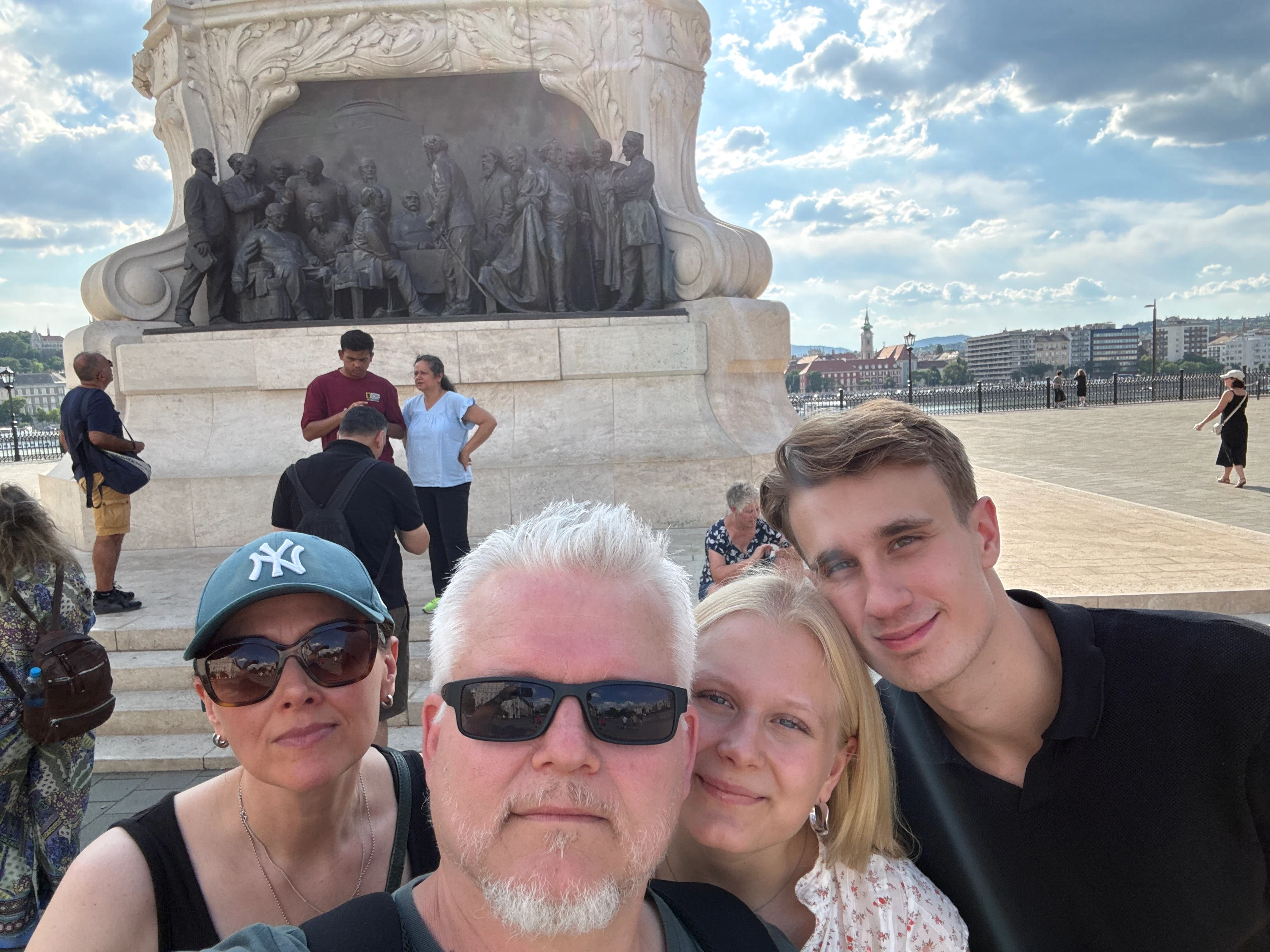 Player photo from Budapest Highlights: The Supernatural Detective