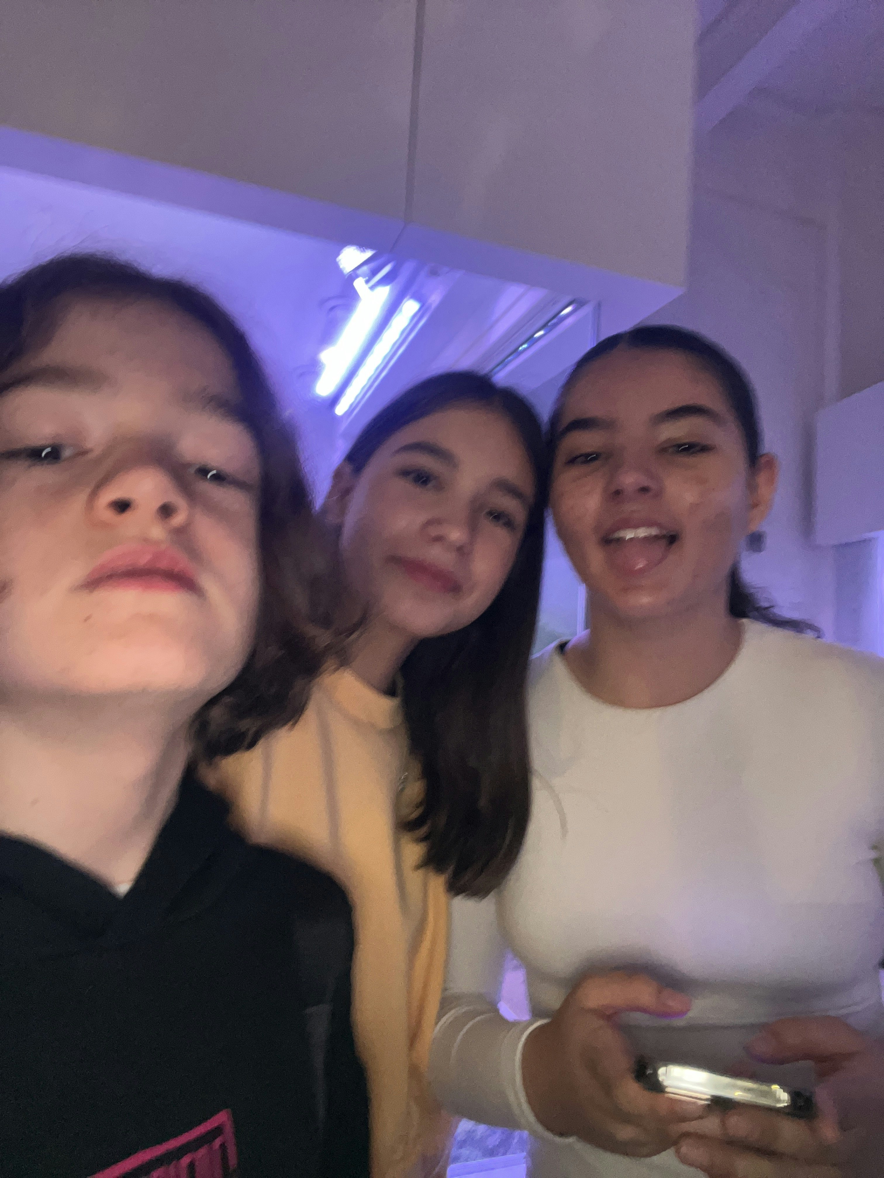 Player photo from Muzeul Antipa: Ocolul Pământului într-o zi walking tour in Bucharest