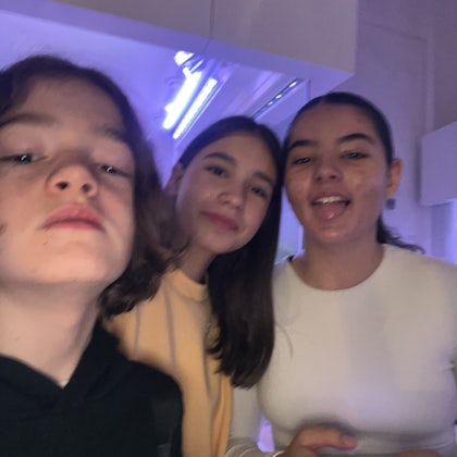 Player photo from Muzeul Antipa: Ocolul Pământului într-o zi walking tour in Bucharest