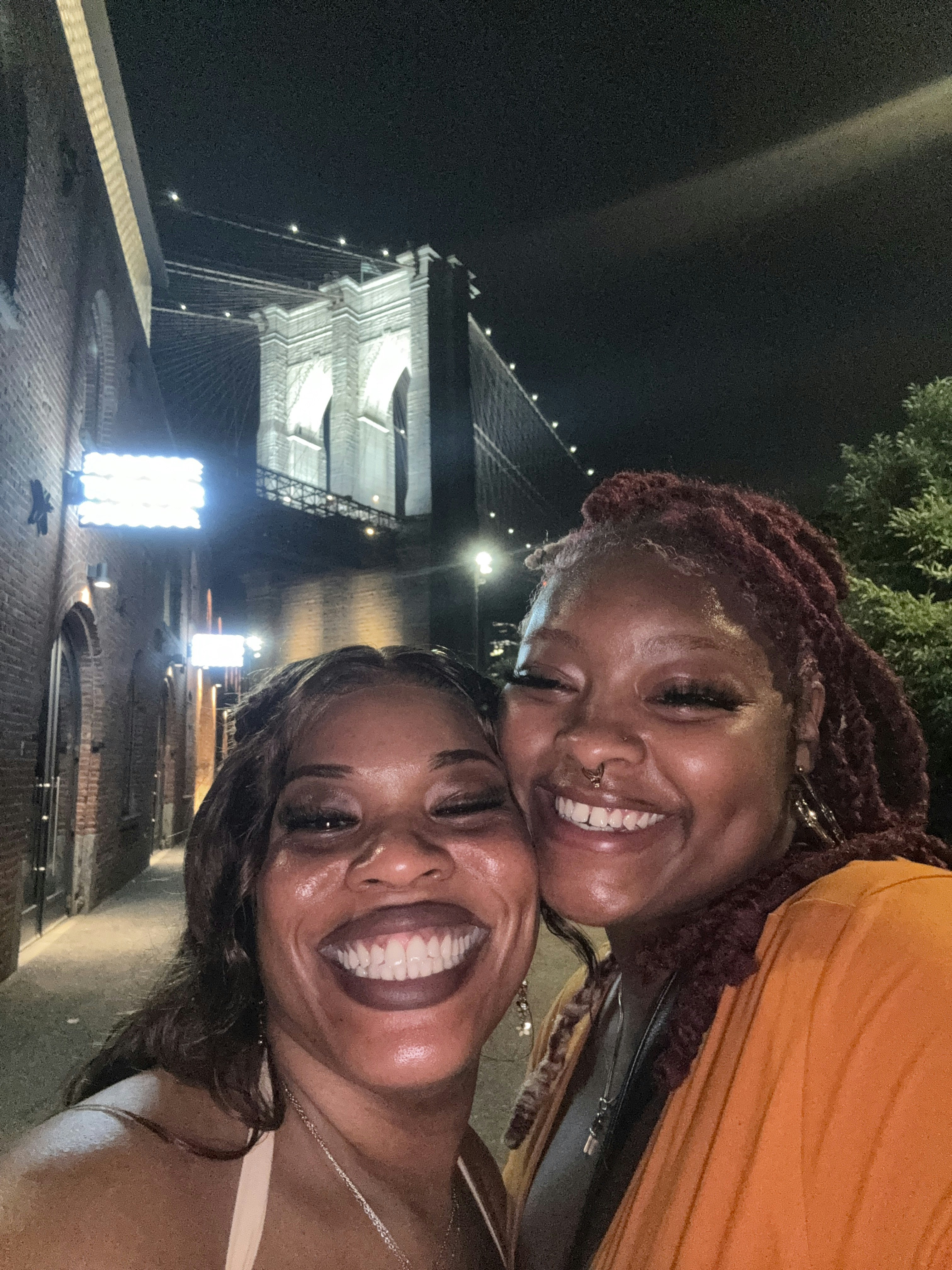 Player photo from Enchanting Skylines, Brooklyn Heights and Dumbo walking tour in New York City