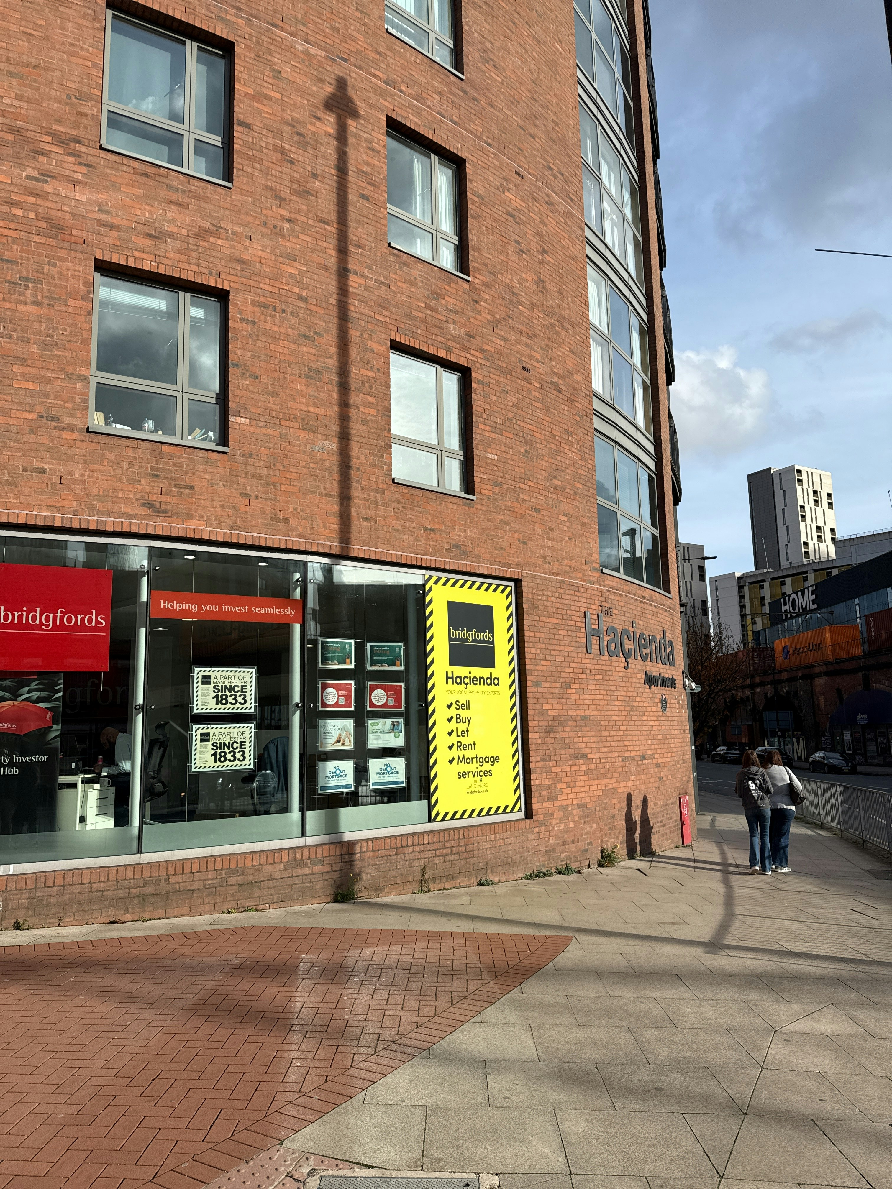 Player photo from Manchester Music: 80's & 90's Musical Tour walking tour in Manchester, UK