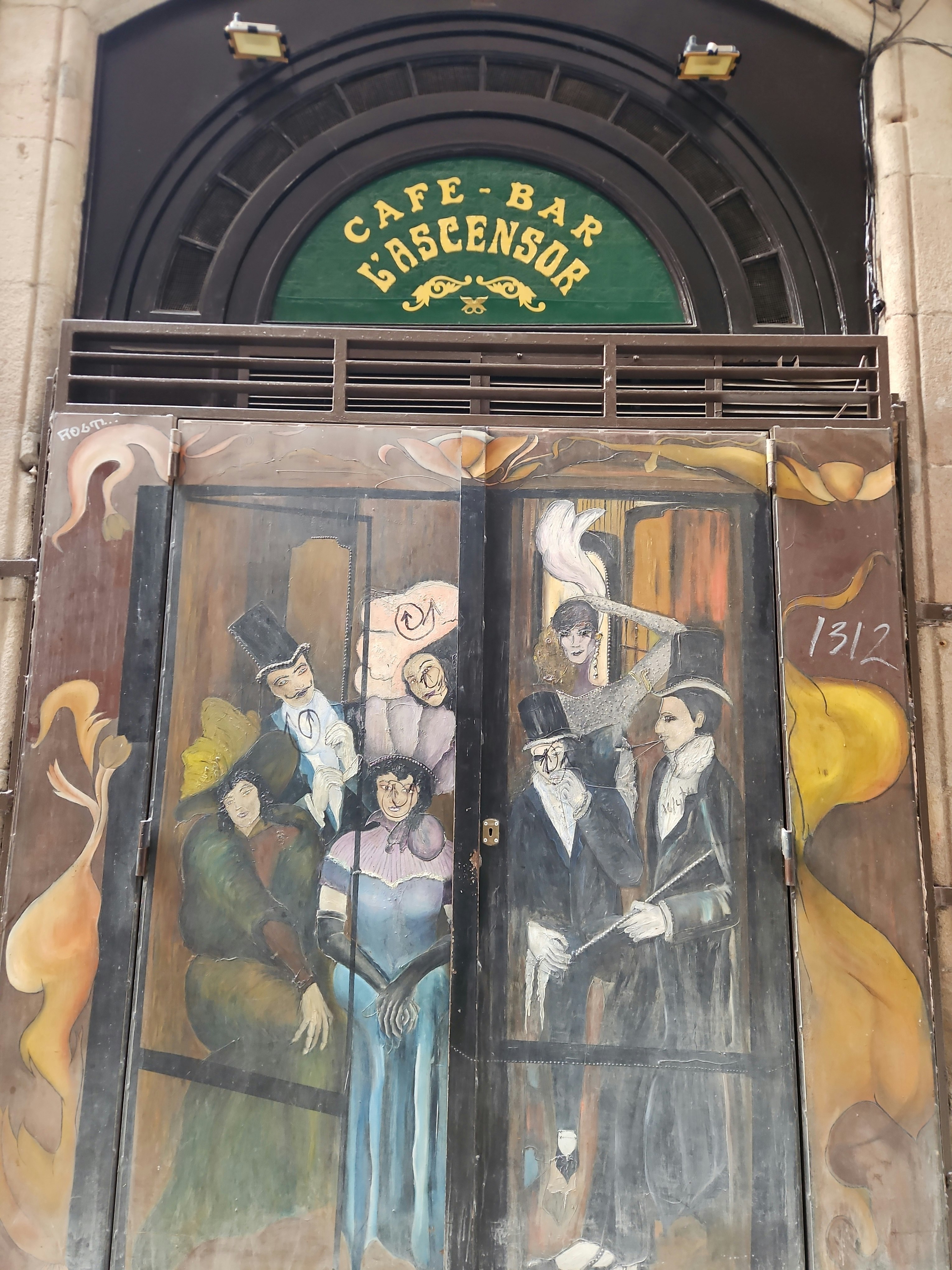 Player photo from Vintage Barcelona: Historical bars & restaurants walking tour in Barcelona