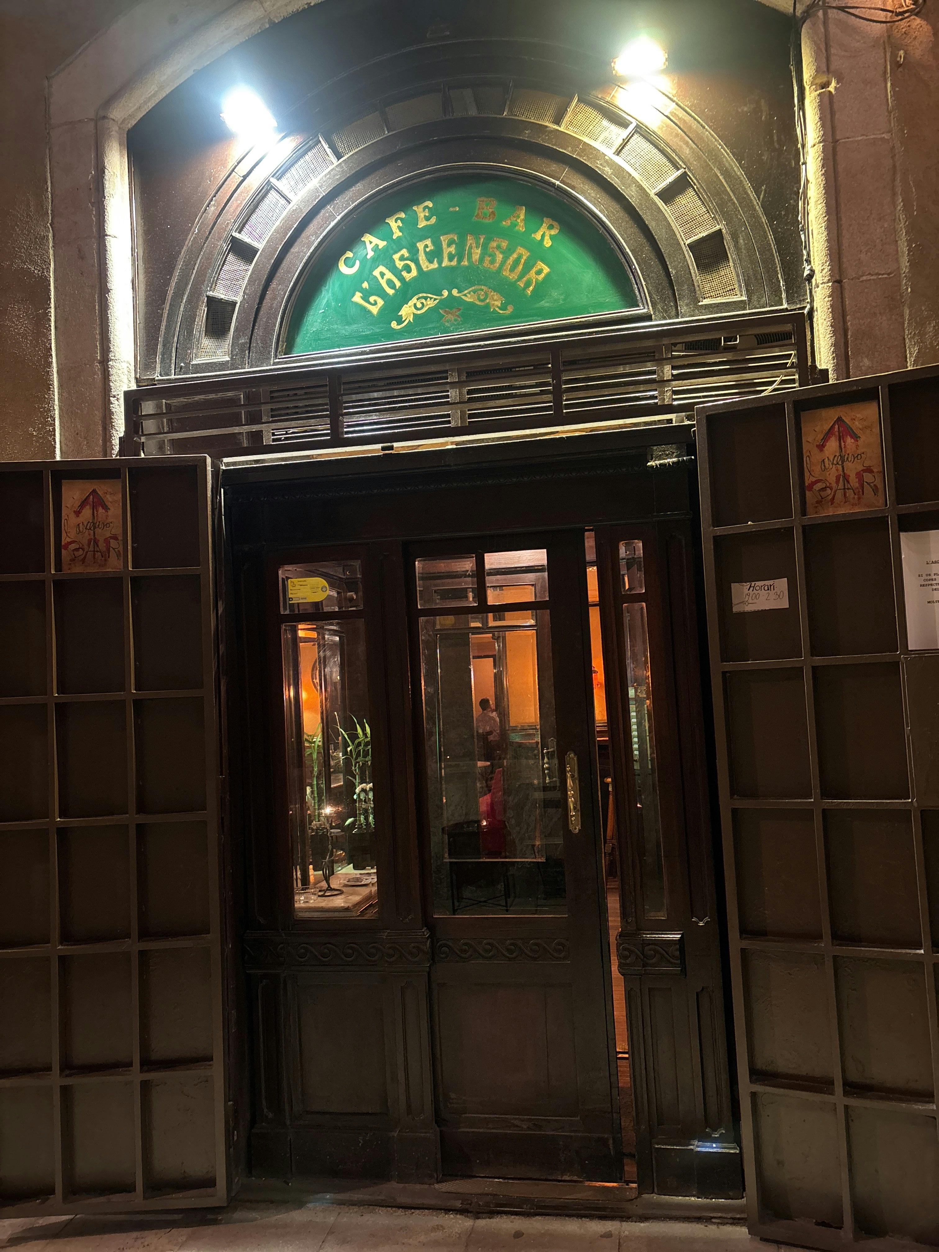 Player photo from Vintage Barcelona: Historical bars & restaurants walking tour in Barcelona