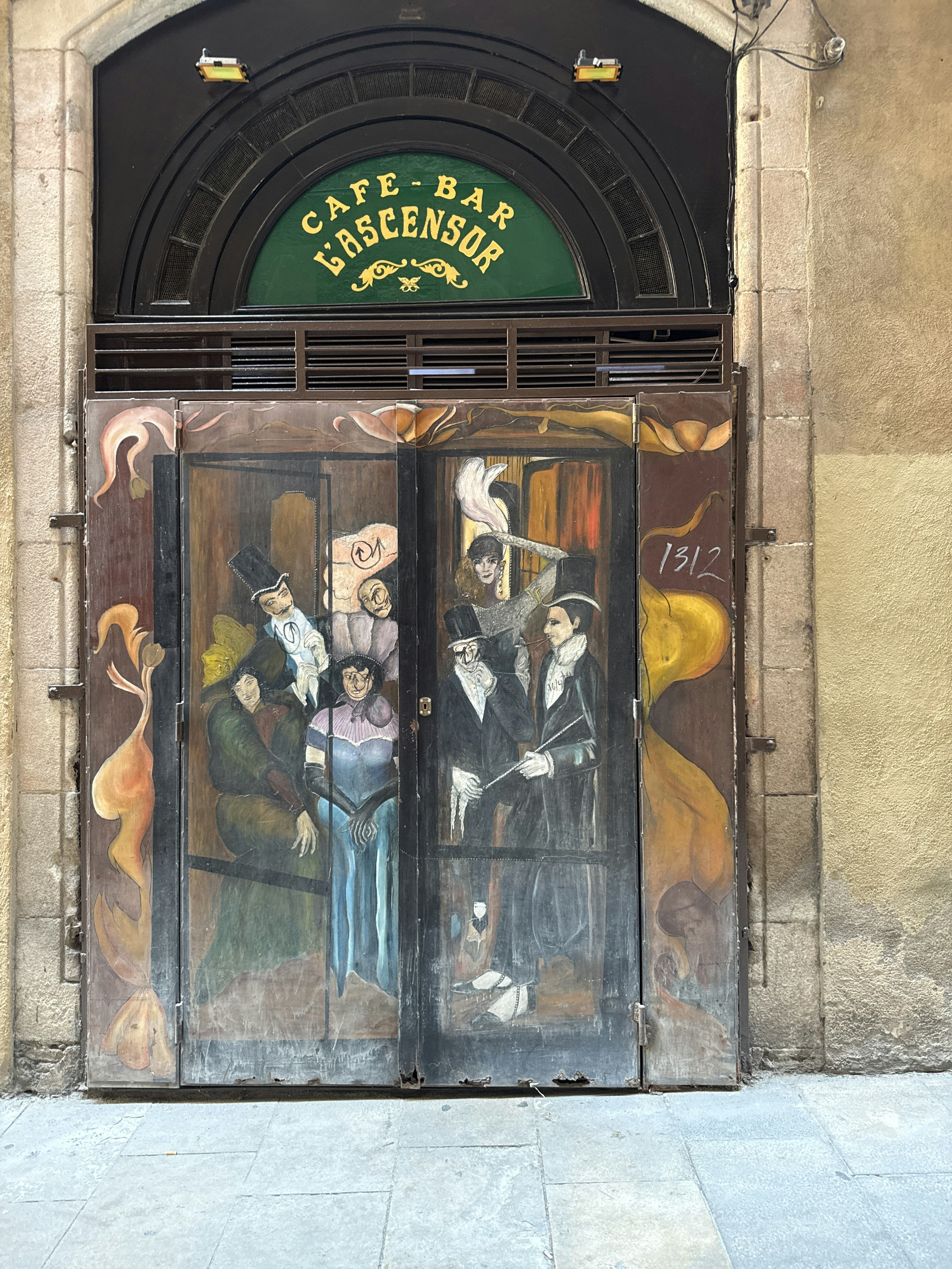 Player photo from Vintage Barcelona: Historical bars & restaurants walking tour in Barcelona