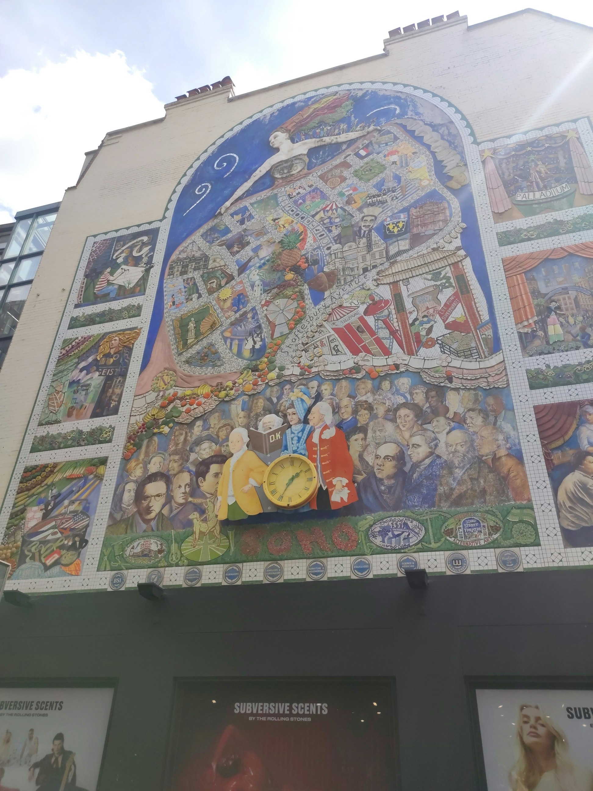 Player photo from Luminous London's West End UrbanHunt: The Prime Delivery walking tour in London