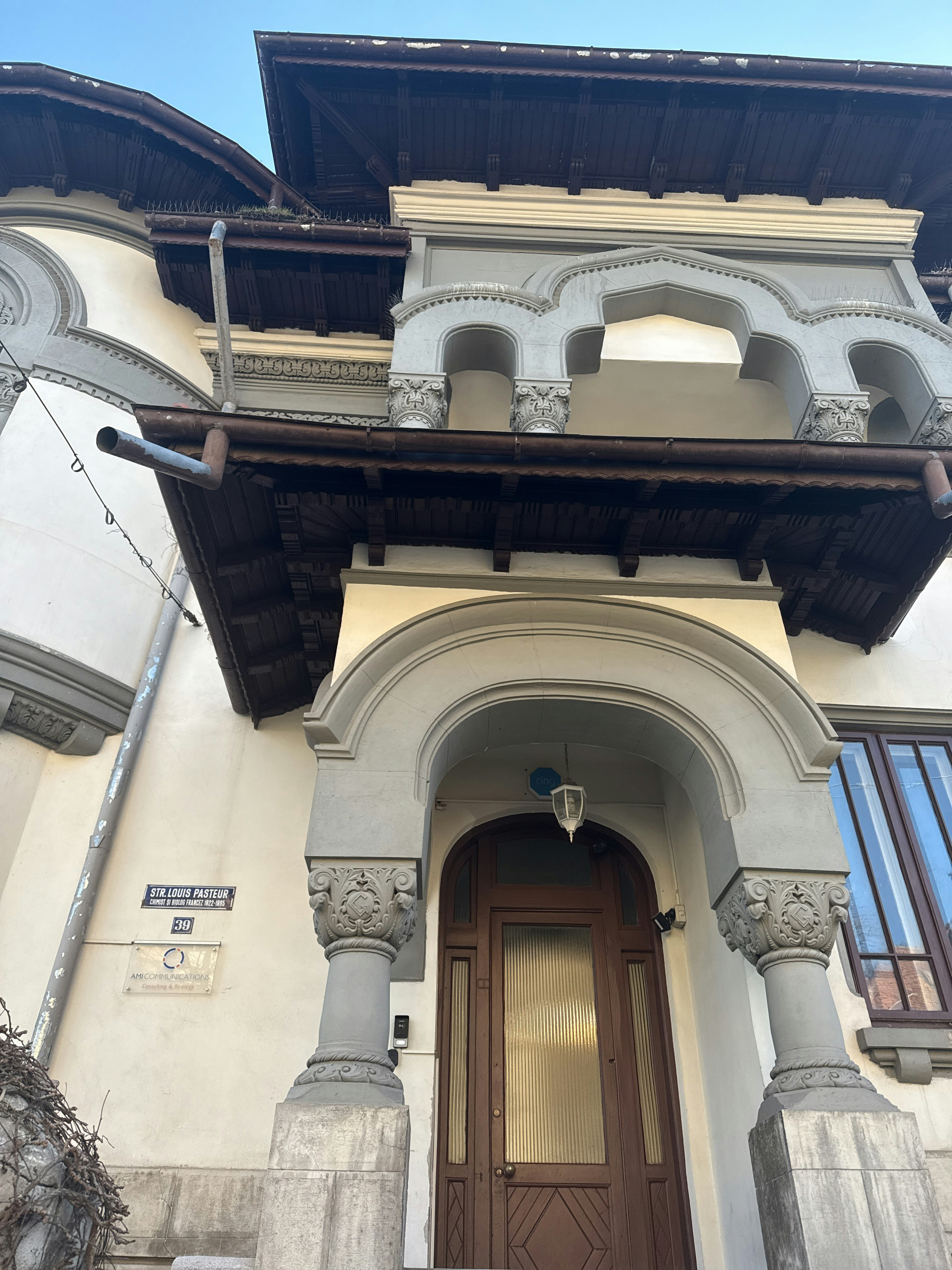 Player photo from Romantic Cotroceni: Run Away With Me in Bucharest walking tour in Bucharest