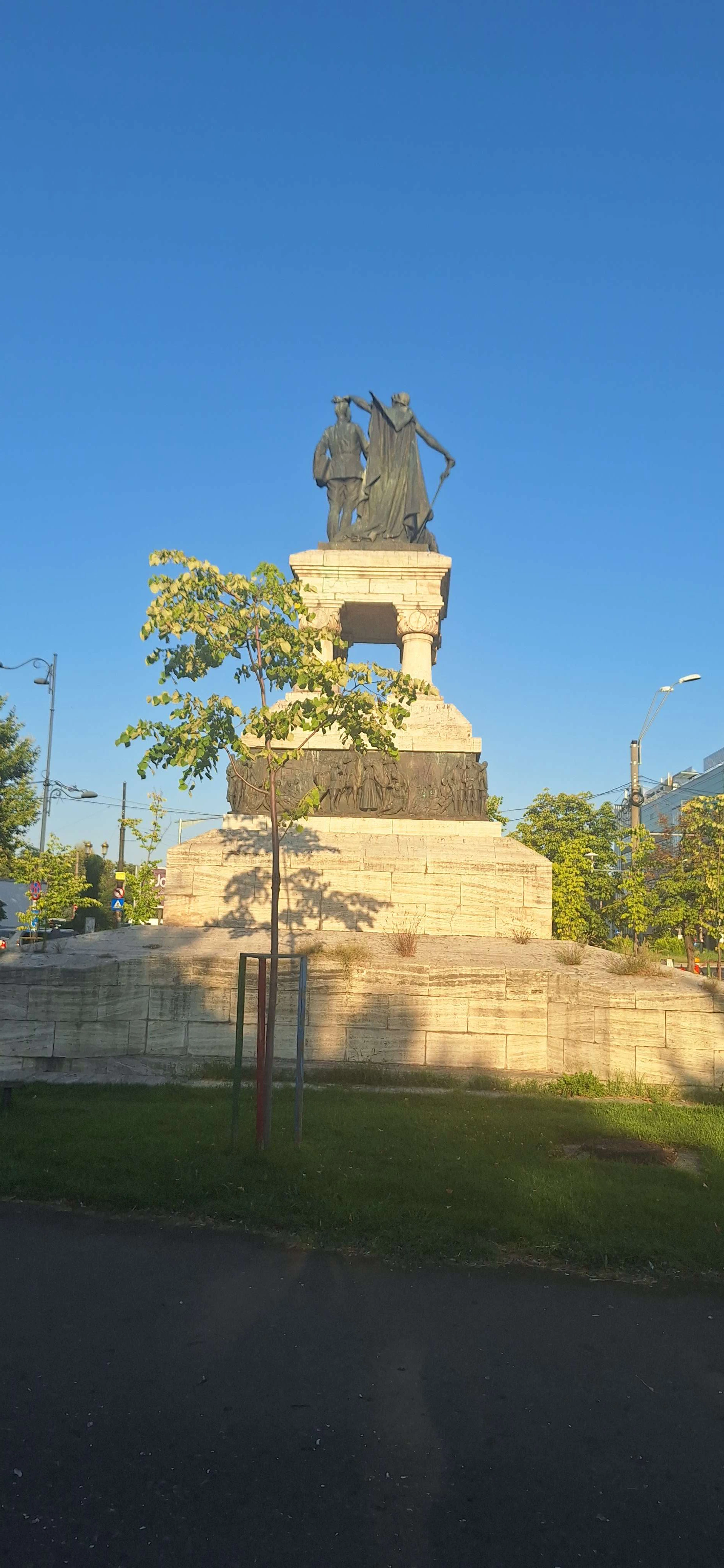 Player photo from Romantic Cotroceni: Run Away With Me in Bucharest walking tour in Bucharest