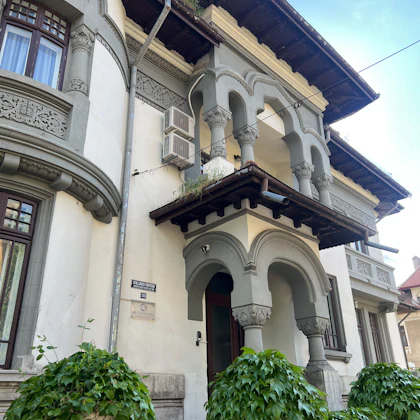 Player photo from Romantic Cotroceni: Run Away With Me in Bucharest walking tour in Bucharest