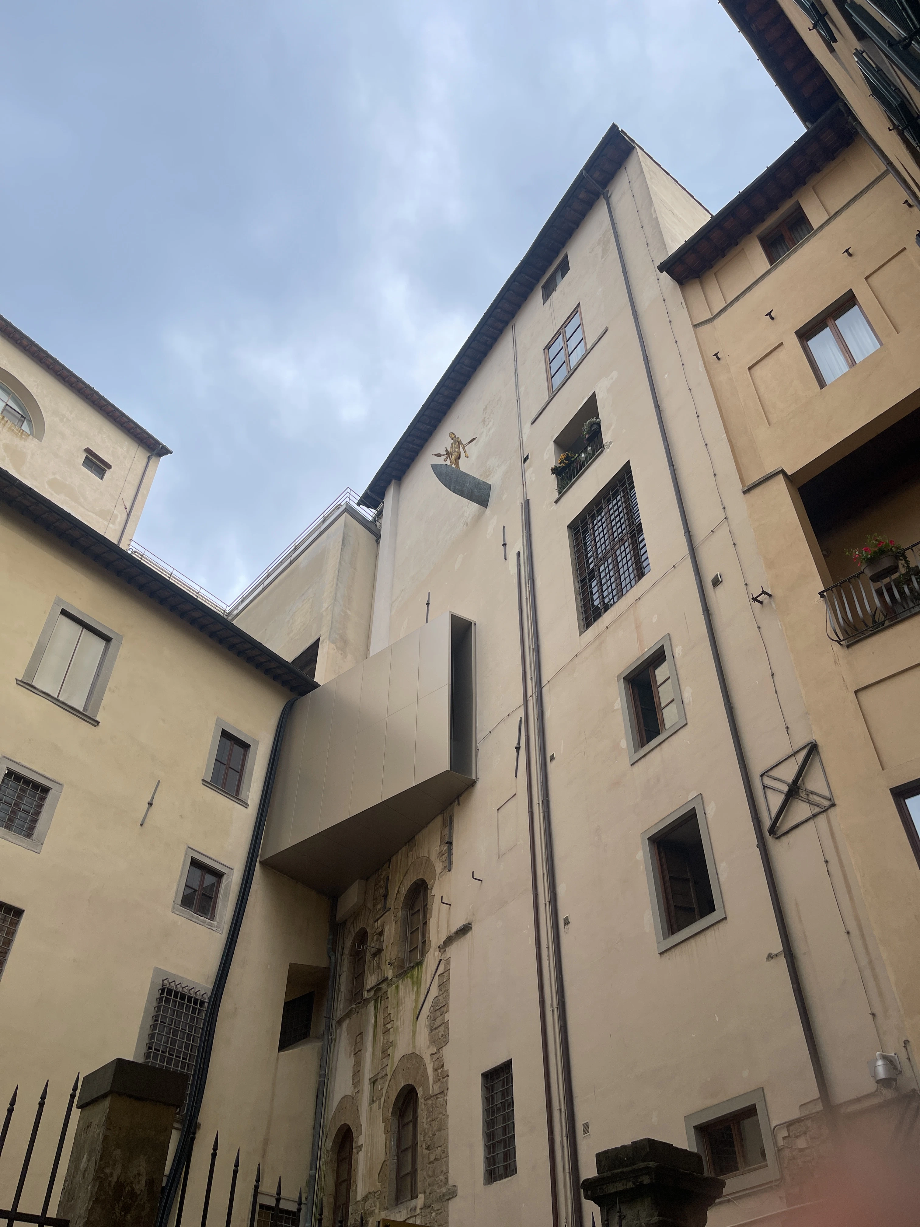 Giocatore esplora Florence con Questo